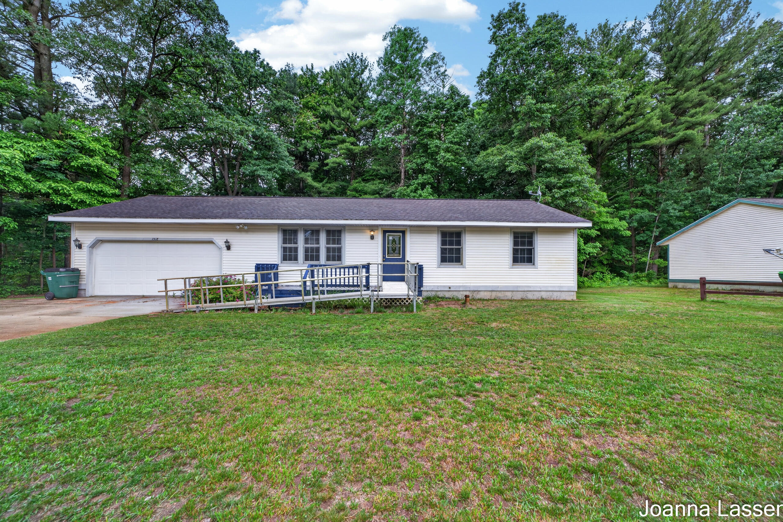 1518 E Mcmillan Road Muskegon MI 49445