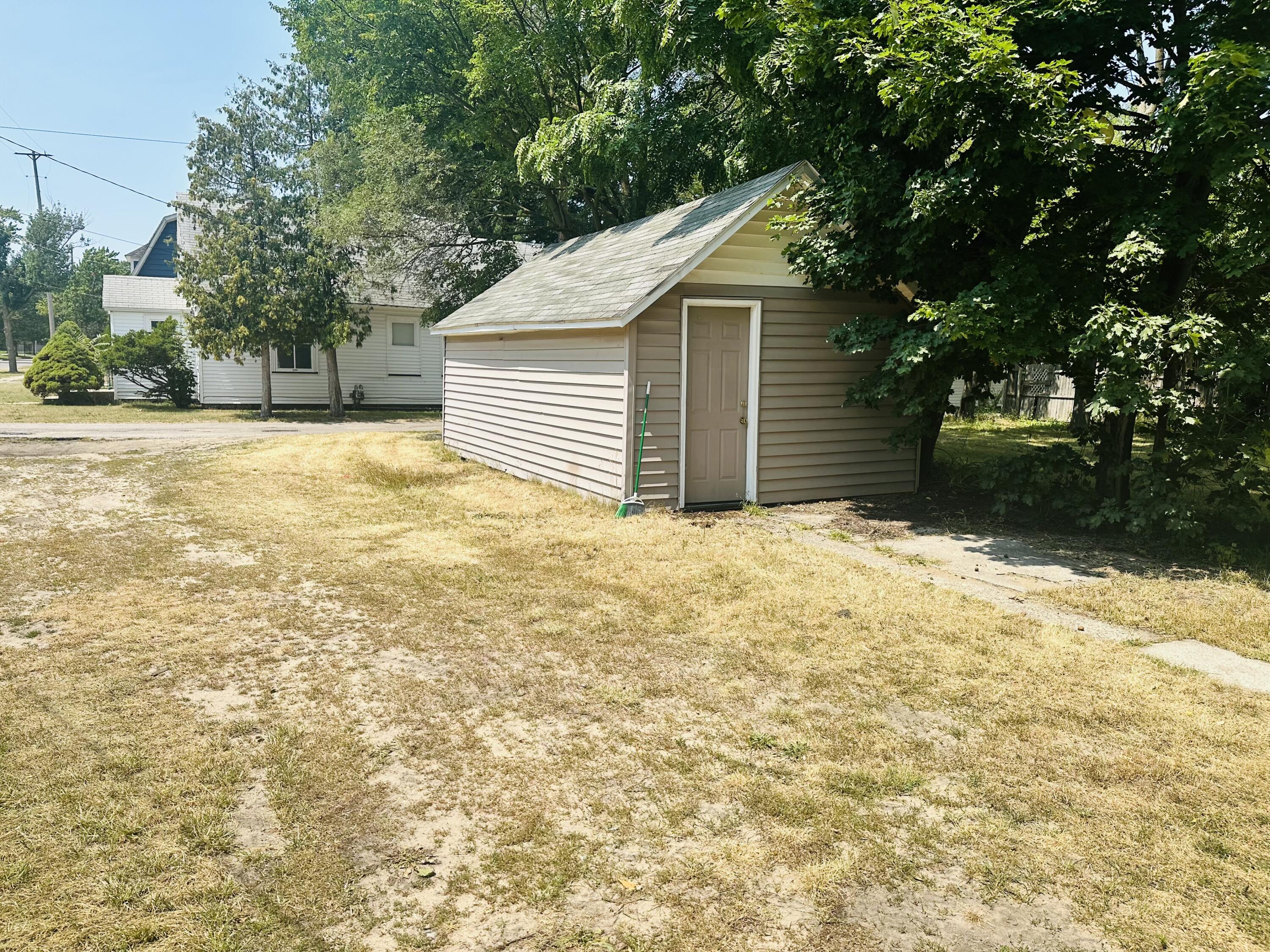 1541 6th Street Muskegon MI 49441