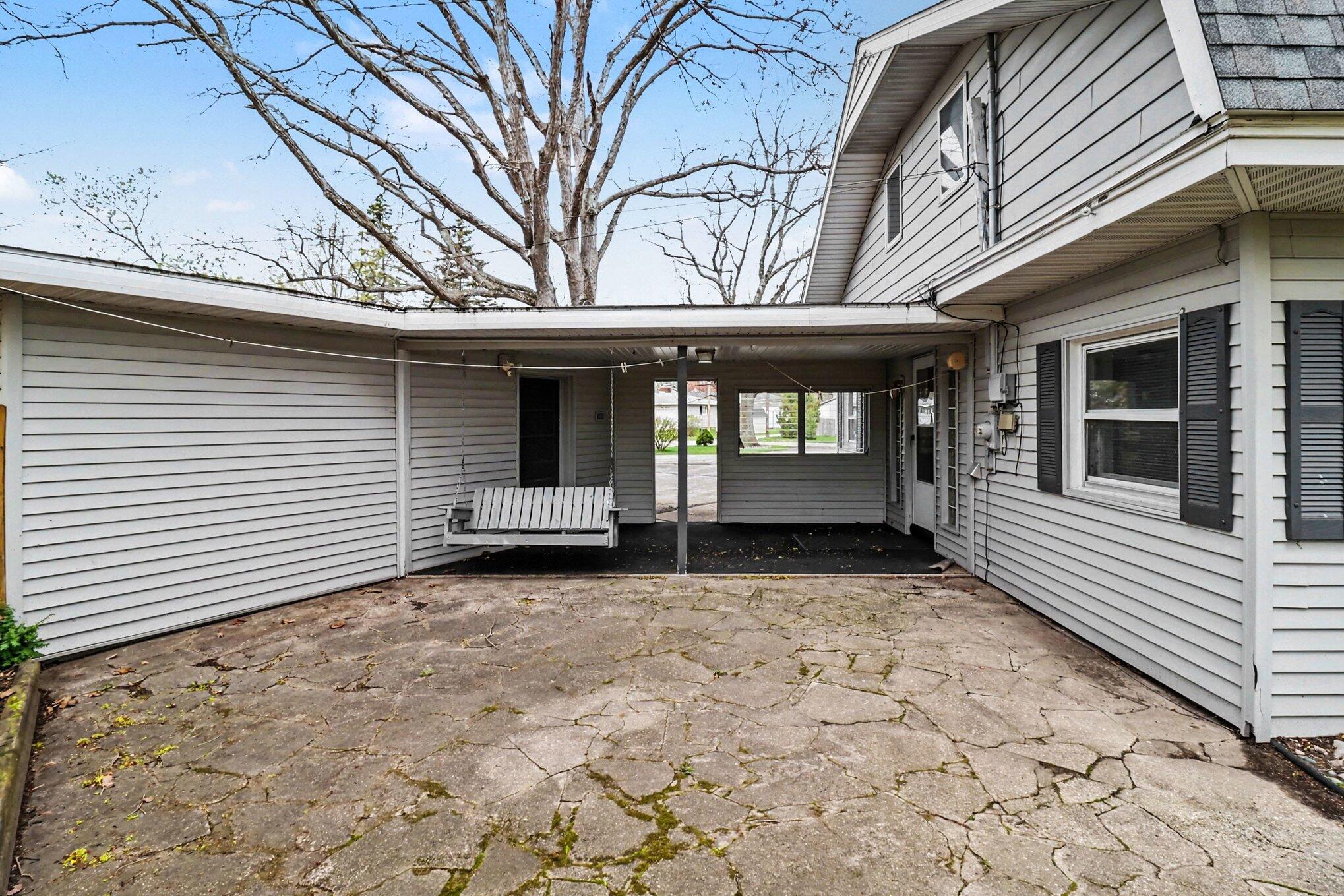 709 New William Street Ludington MI 49431