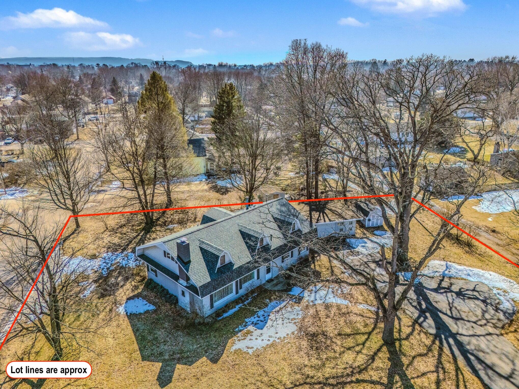 709 New William Street Ludington MI 49431