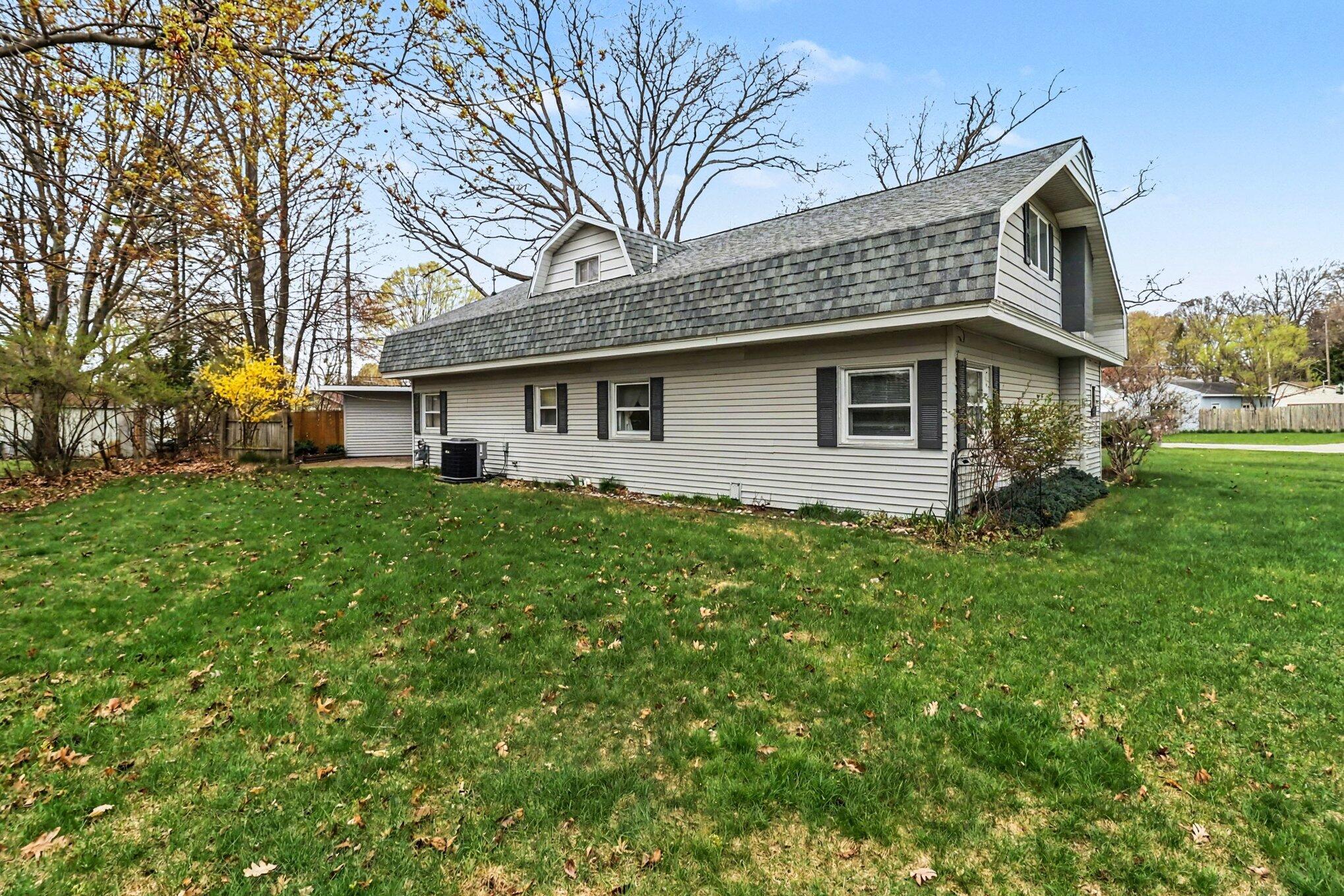 709 New William Street Ludington MI 49431