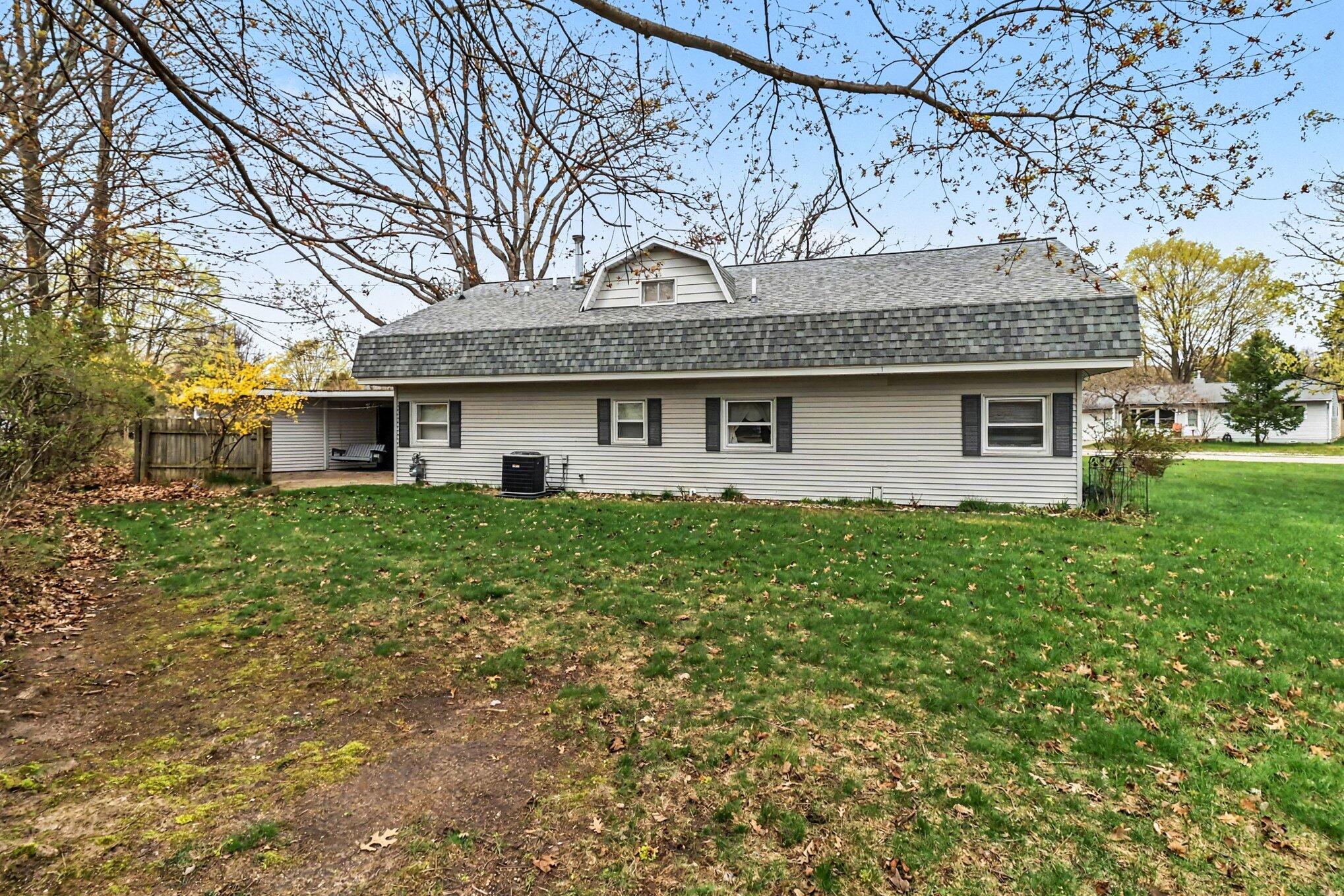 709 New William Street Ludington MI 49431