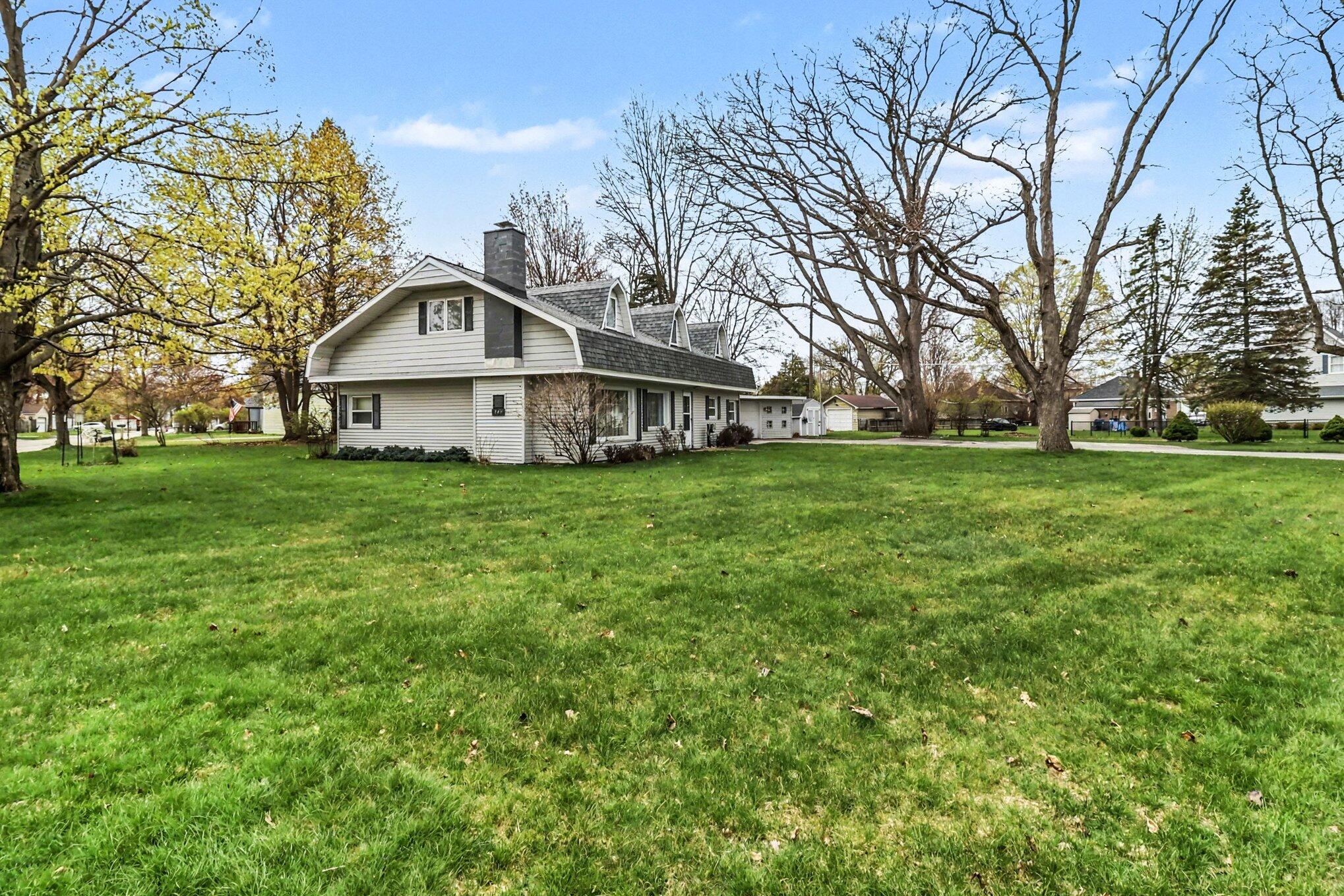 709 New William Street Ludington MI 49431