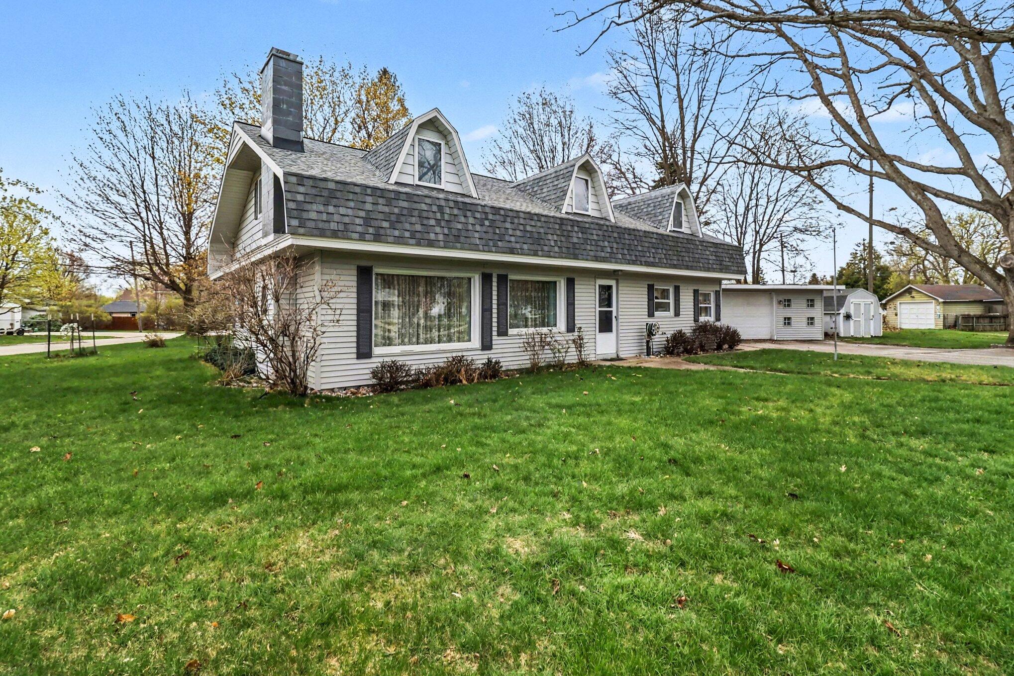 709 New William Street Ludington MI 49431