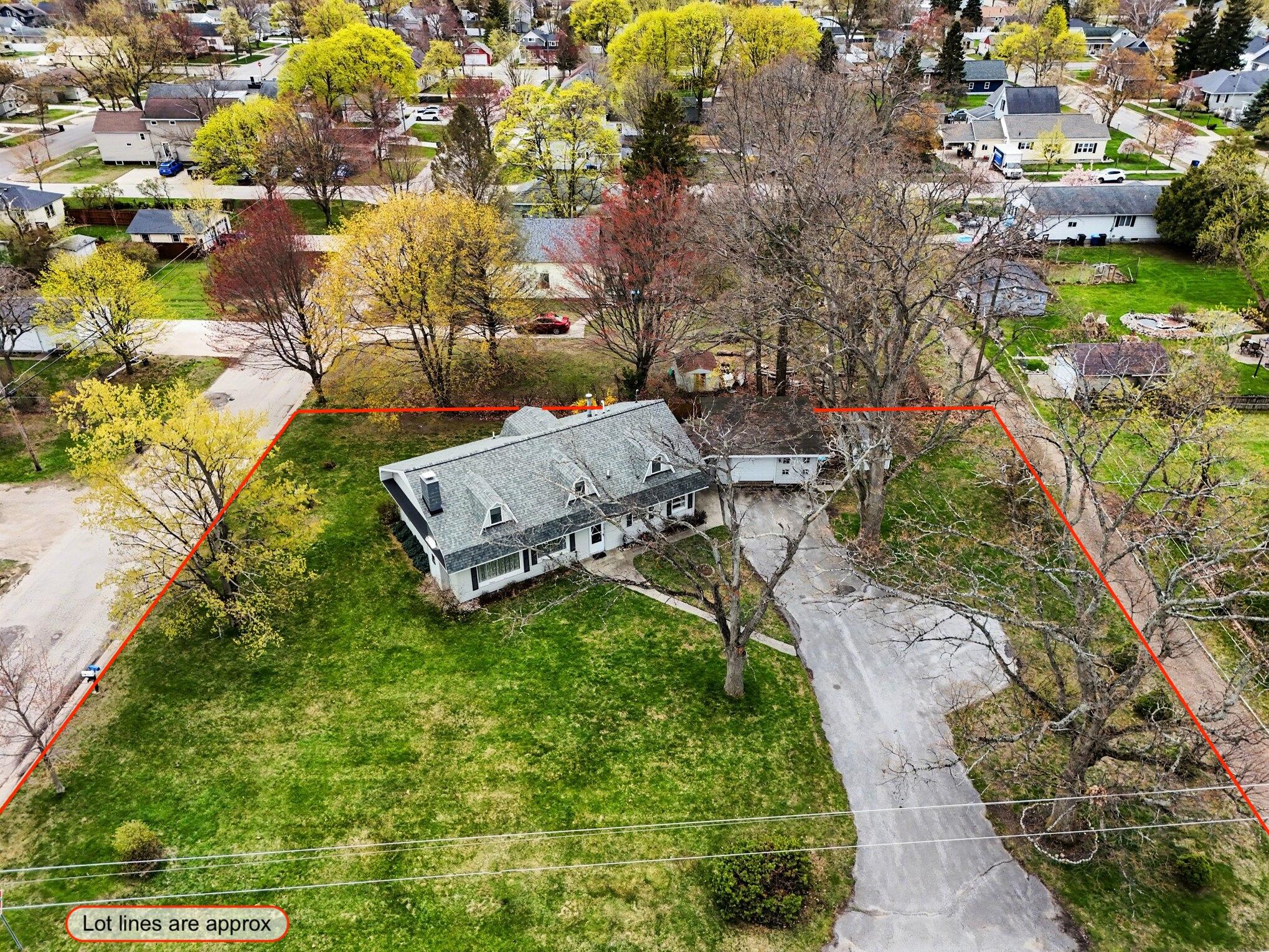 709 New William Street Ludington MI 49431