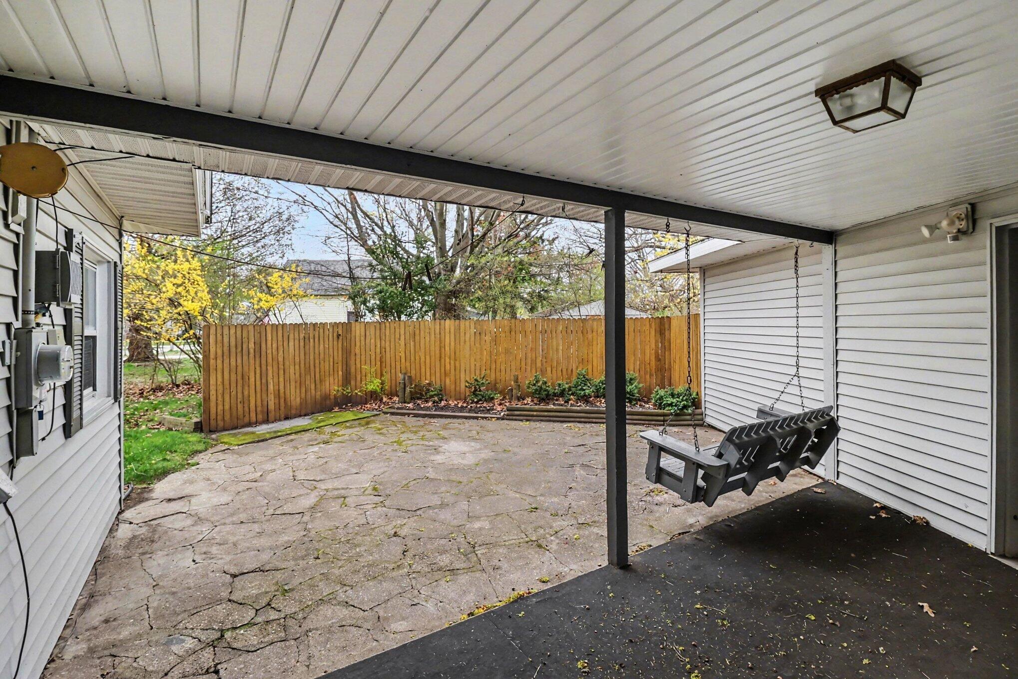 709 New William Street Ludington MI 49431