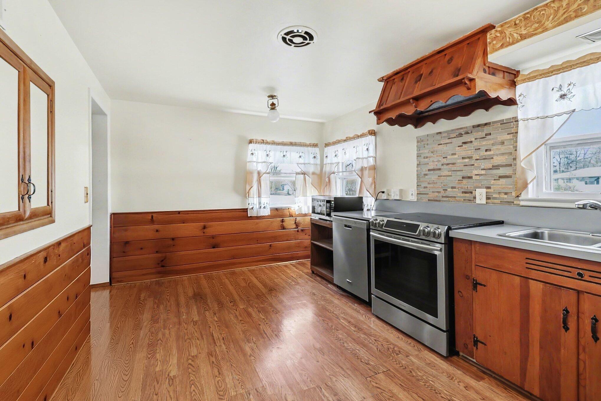 709 New William Street Ludington MI 49431