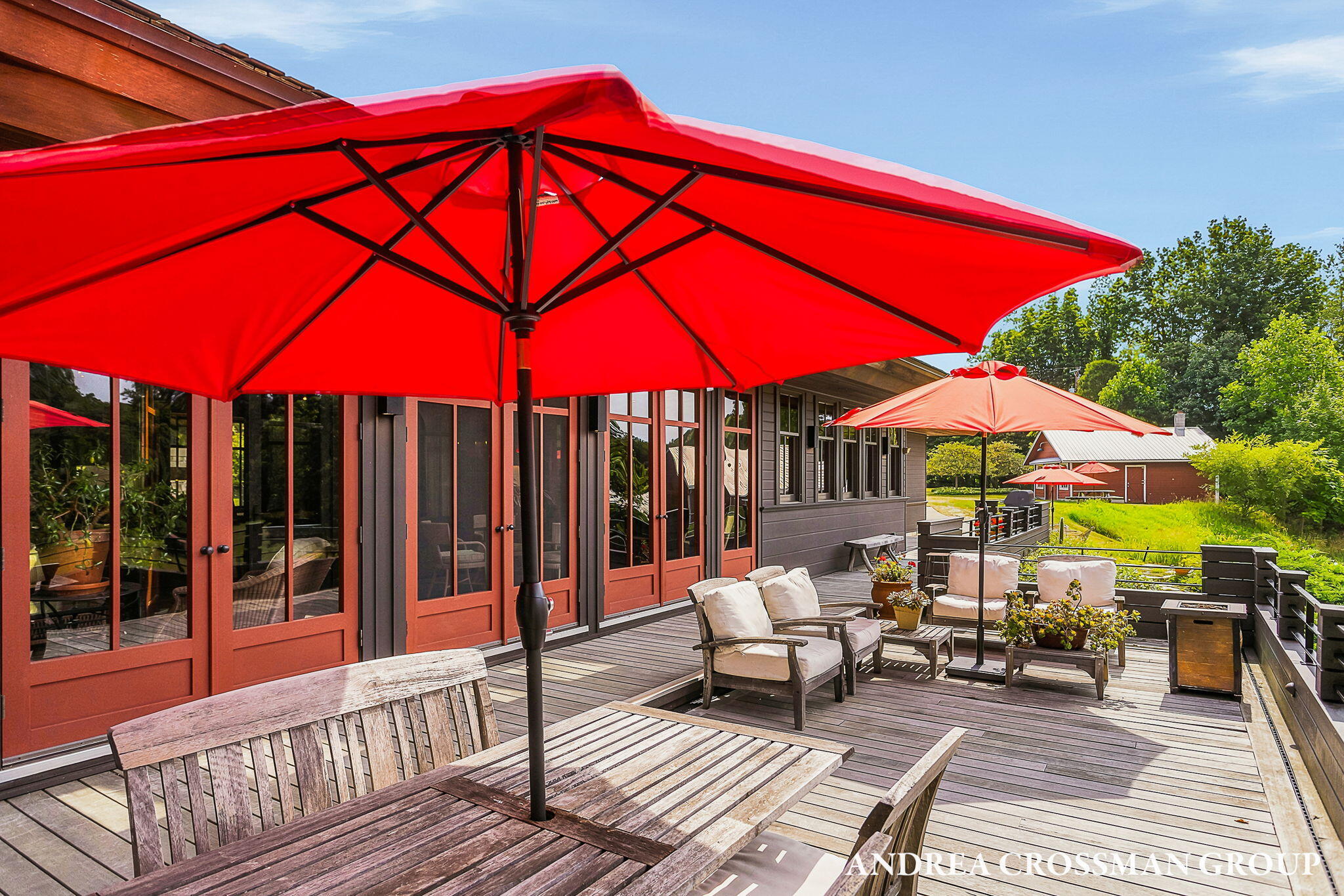 2048 Lakeshore Drive Fennville MI 49408