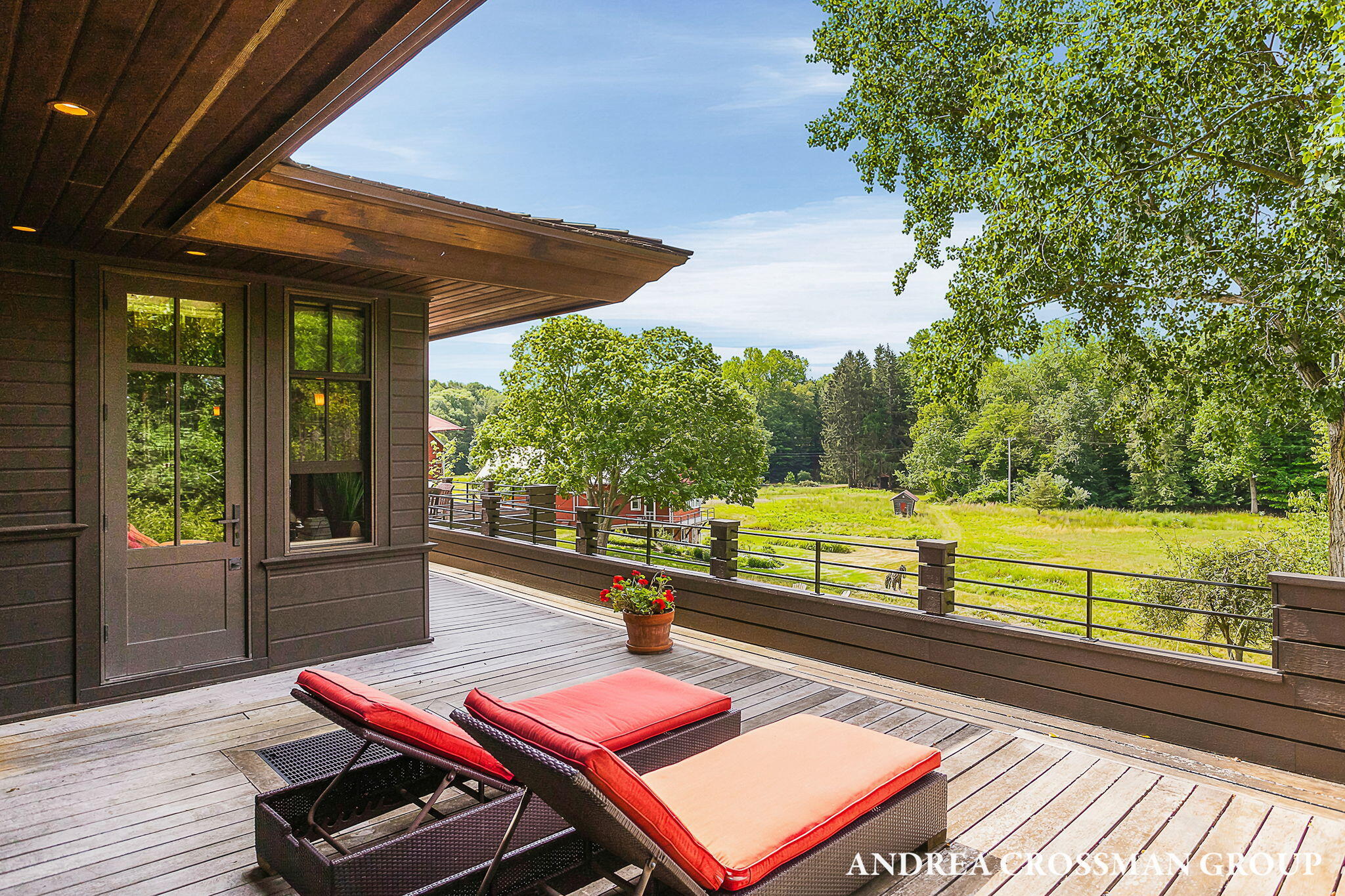2048 Lakeshore Drive Fennville MI 49408