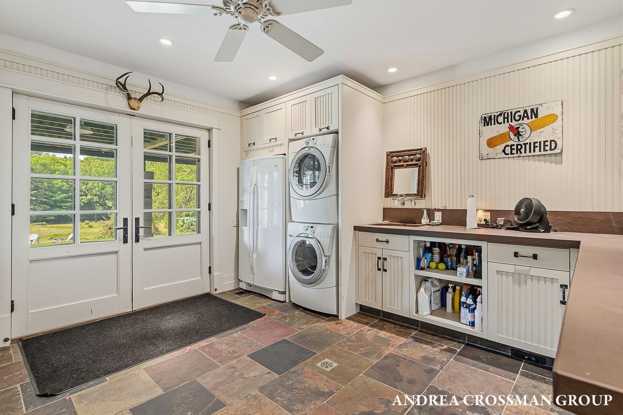 2048 Lakeshore Drive Fennville MI 49408