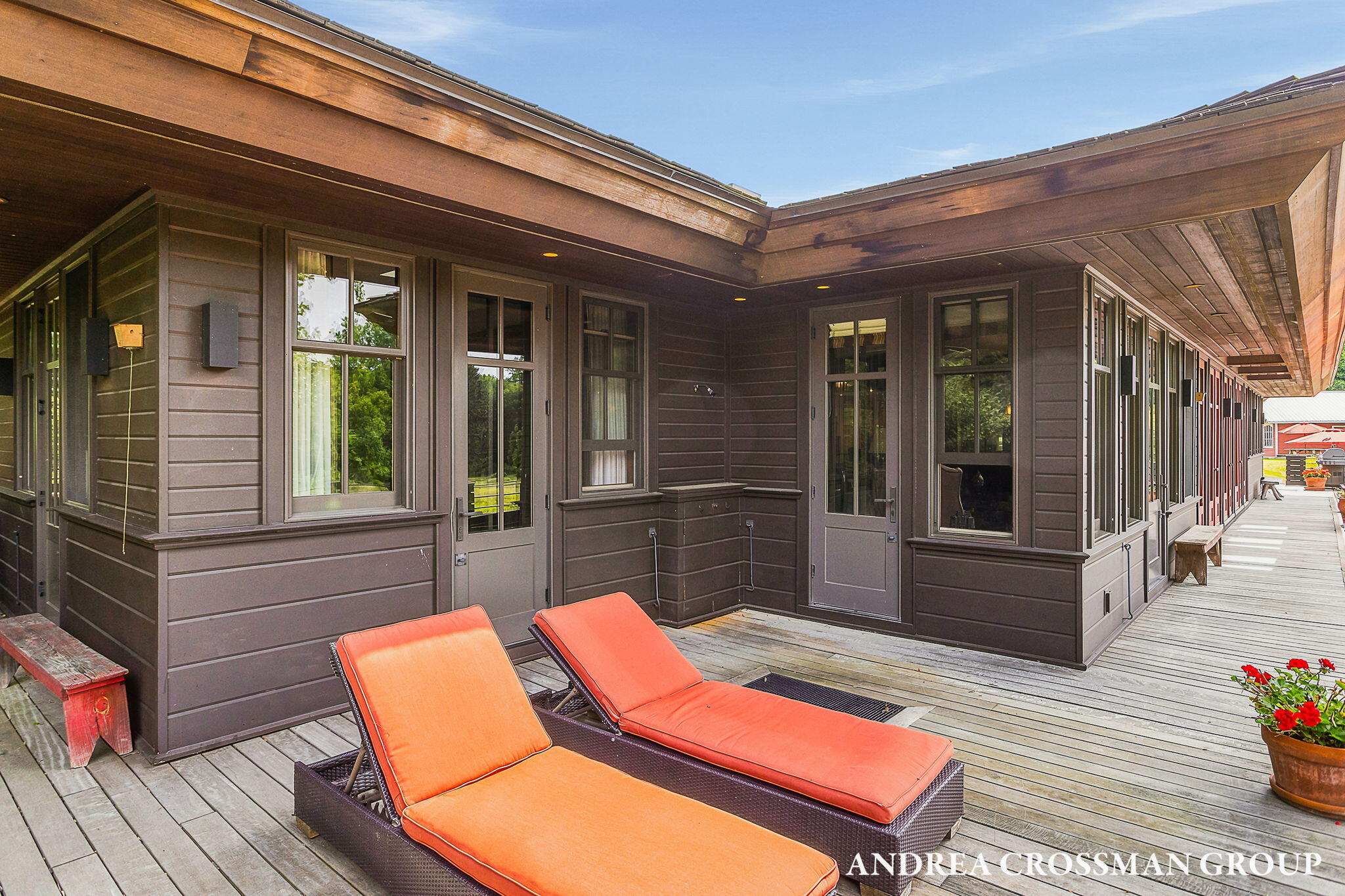 2048 Lakeshore Drive Fennville MI 49408