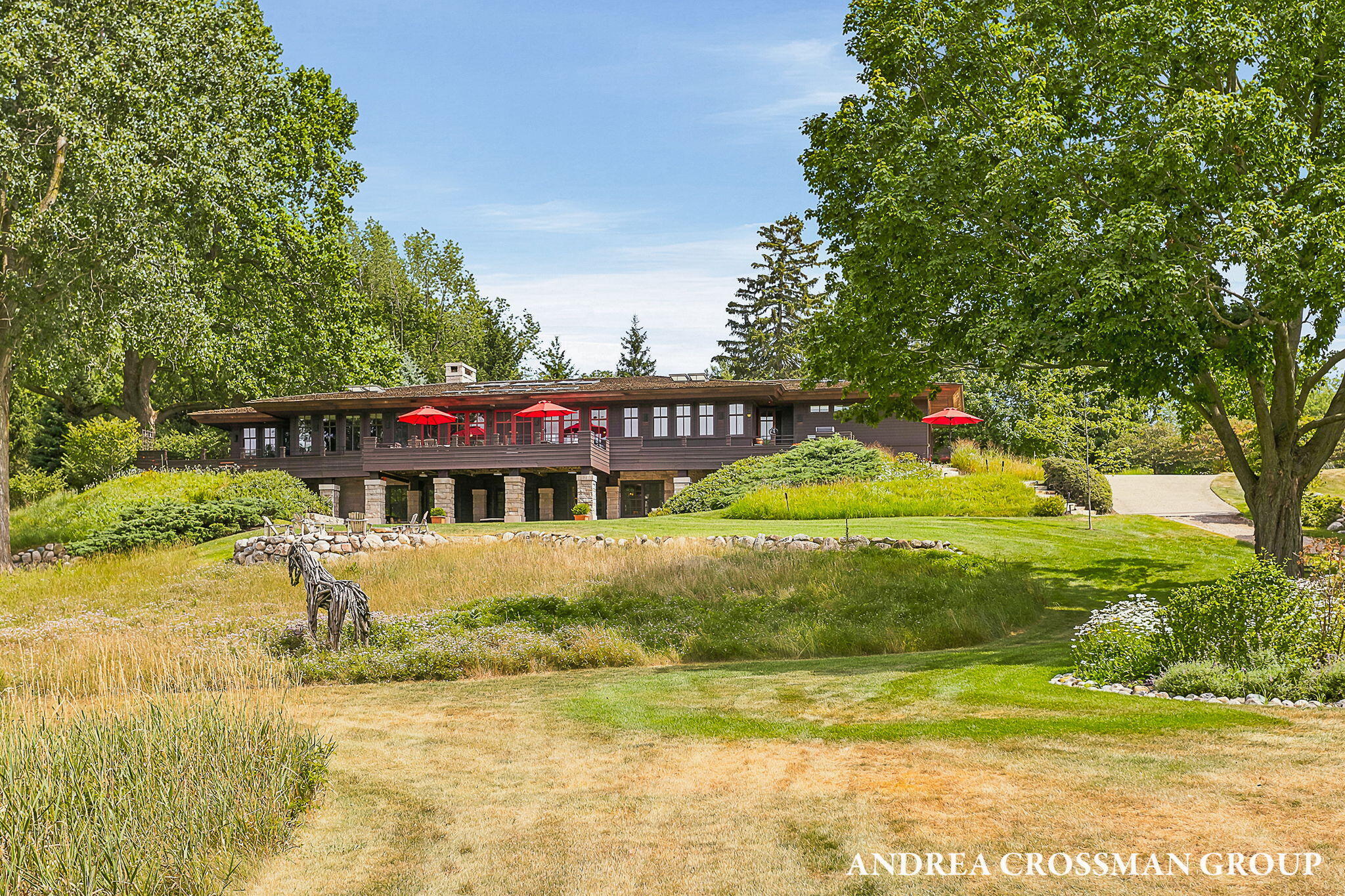 2048 Lakeshore Drive Fennville MI 49408