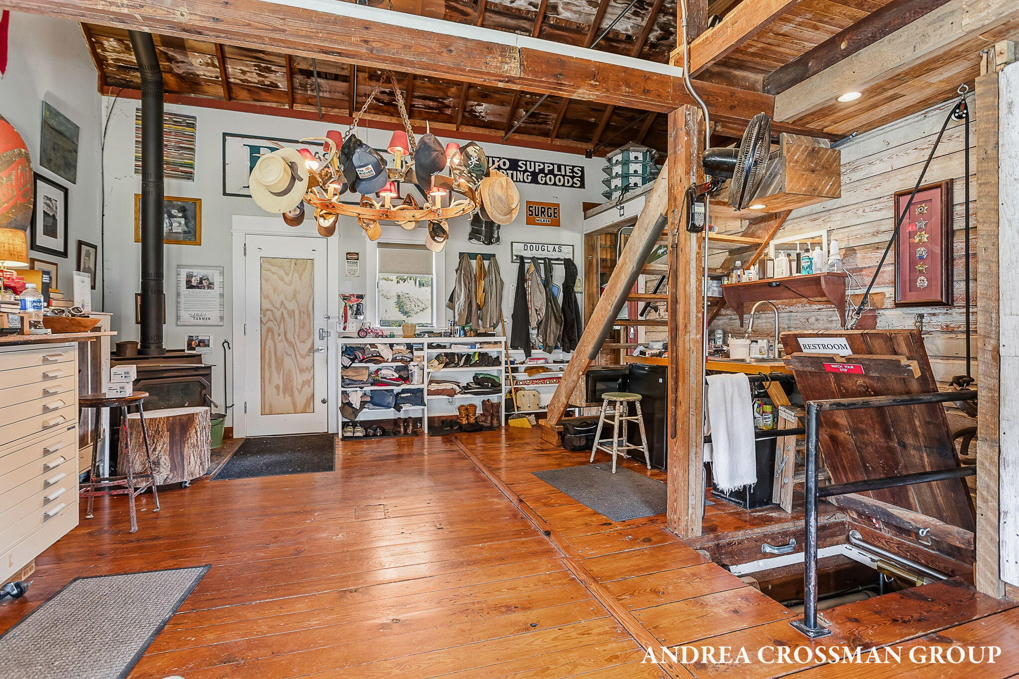 2048 Lakeshore Drive Fennville MI 49408