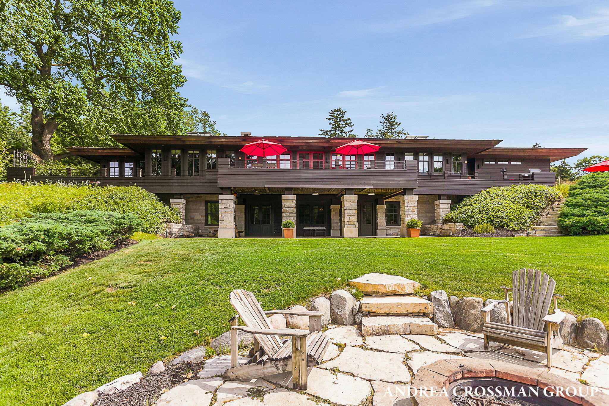 2048 Lakeshore Drive Fennville MI 49408