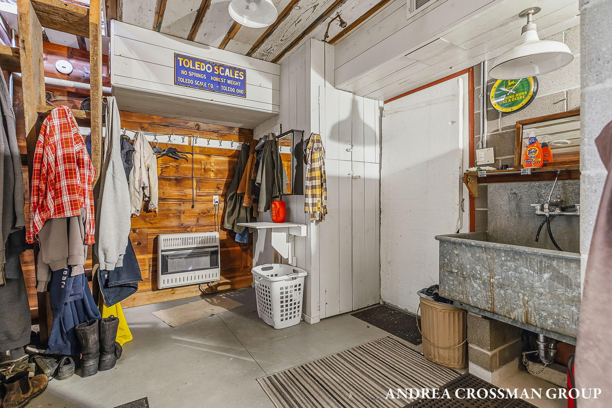 2048 Lakeshore Drive Fennville MI 49408