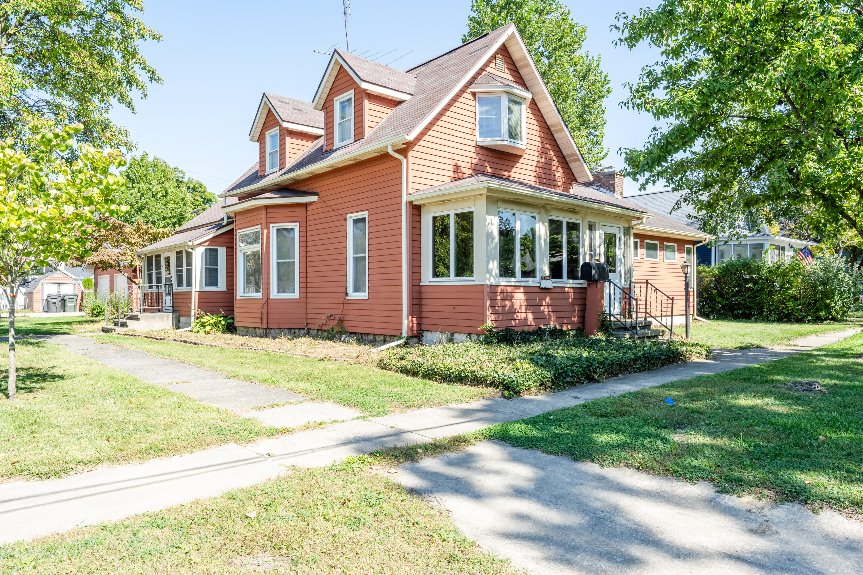 201 Sycamore Street E Three Oaks MI 49128