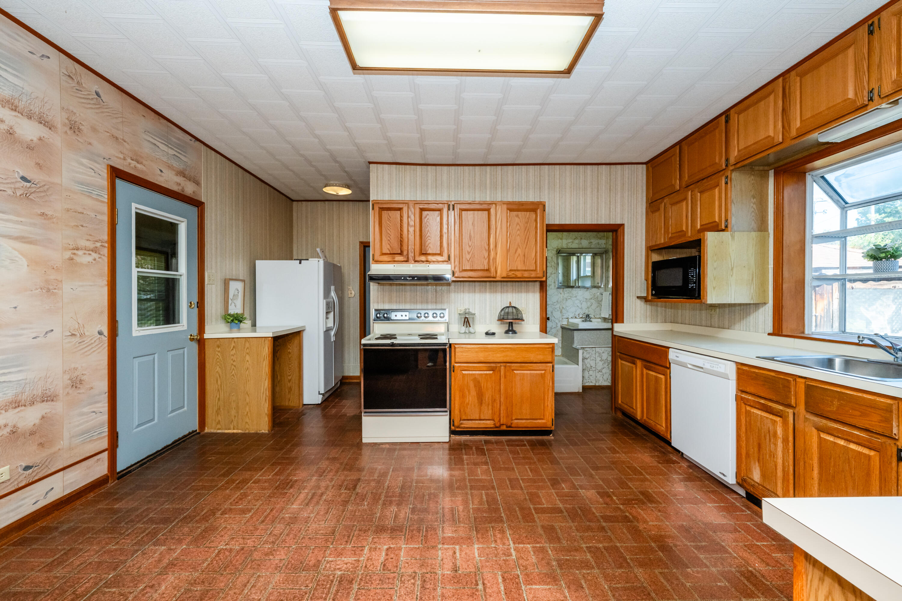 201 Sycamore Street E Three Oaks MI 49128