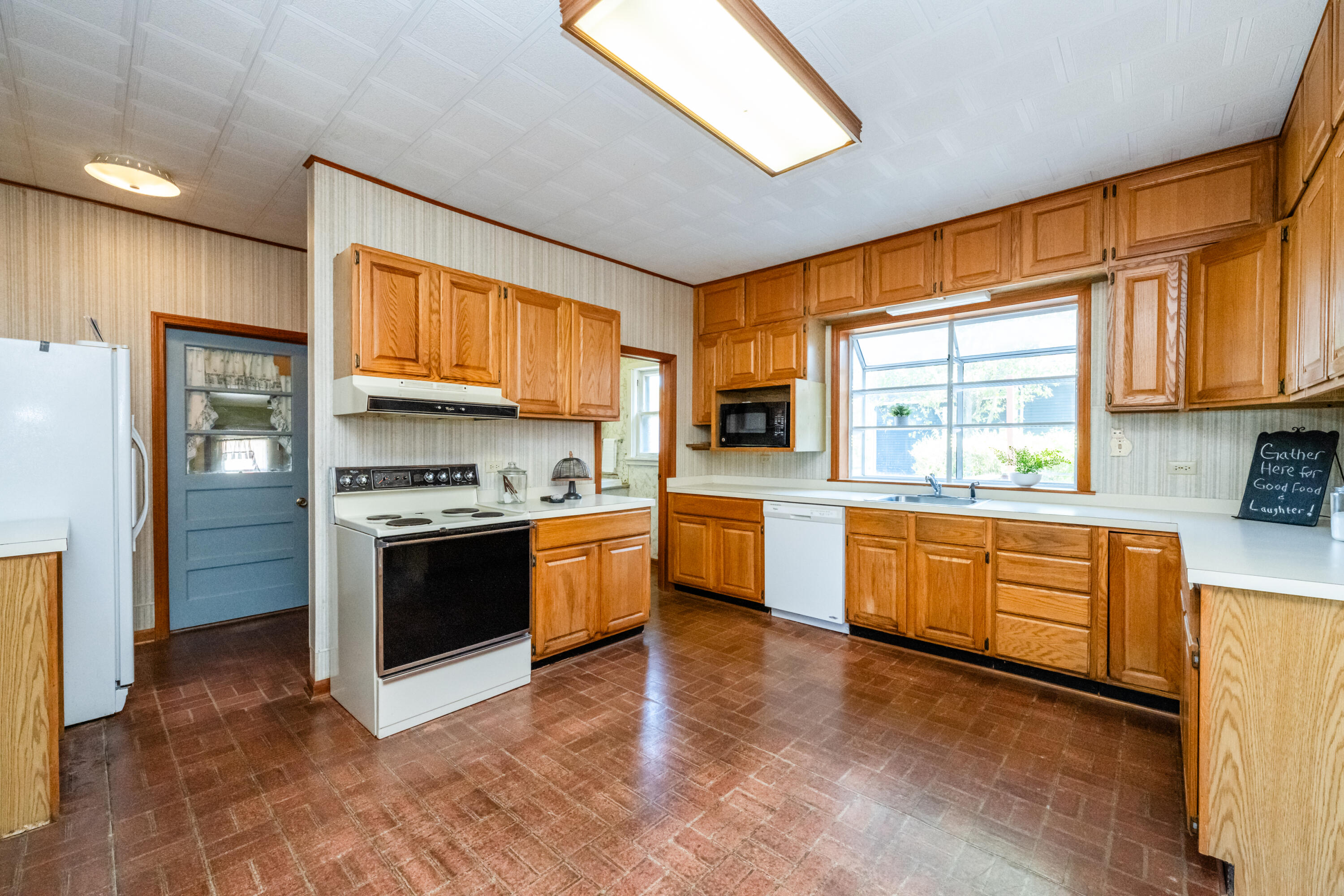 201 Sycamore Street E Three Oaks MI 49128