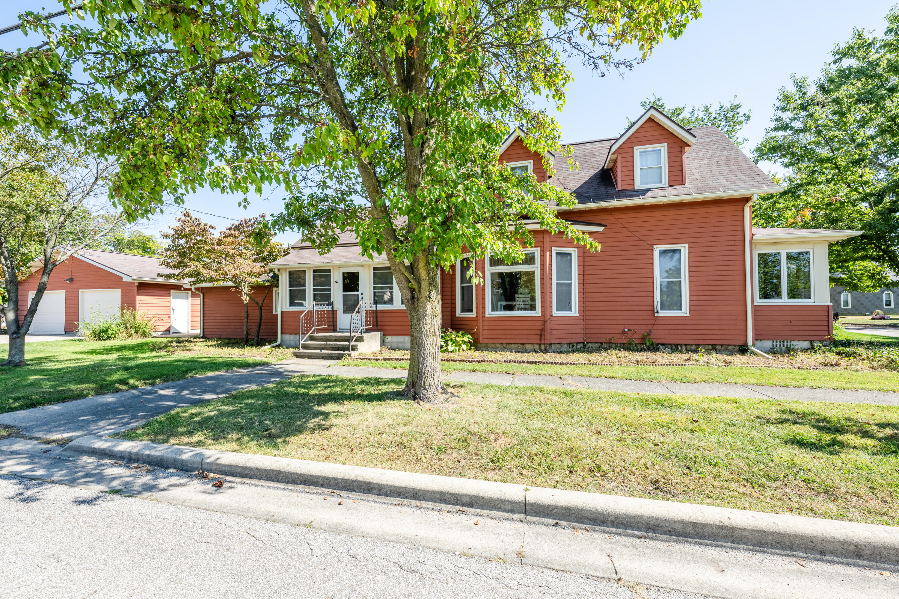 201 Sycamore Street E Three Oaks MI 49128