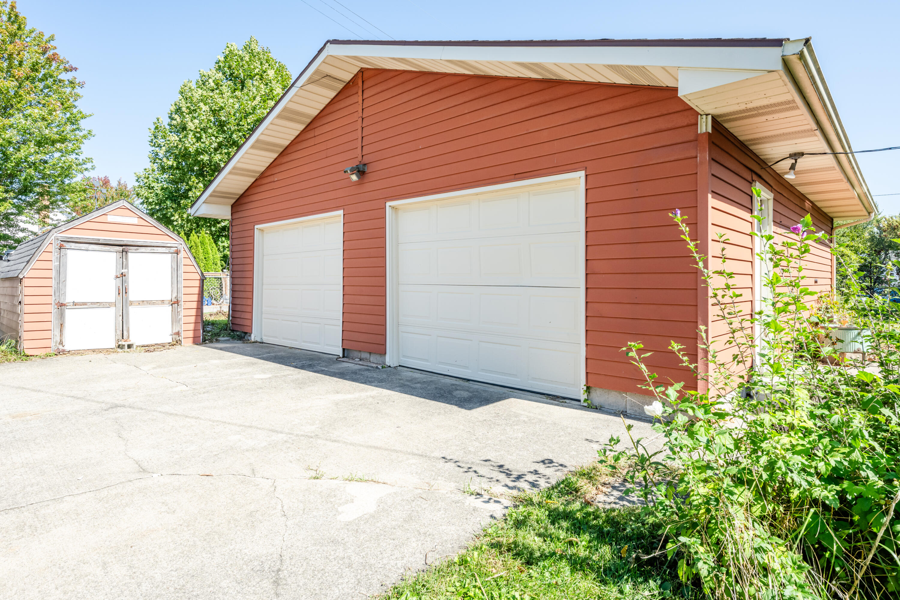 201 Sycamore Street E Three Oaks MI 49128