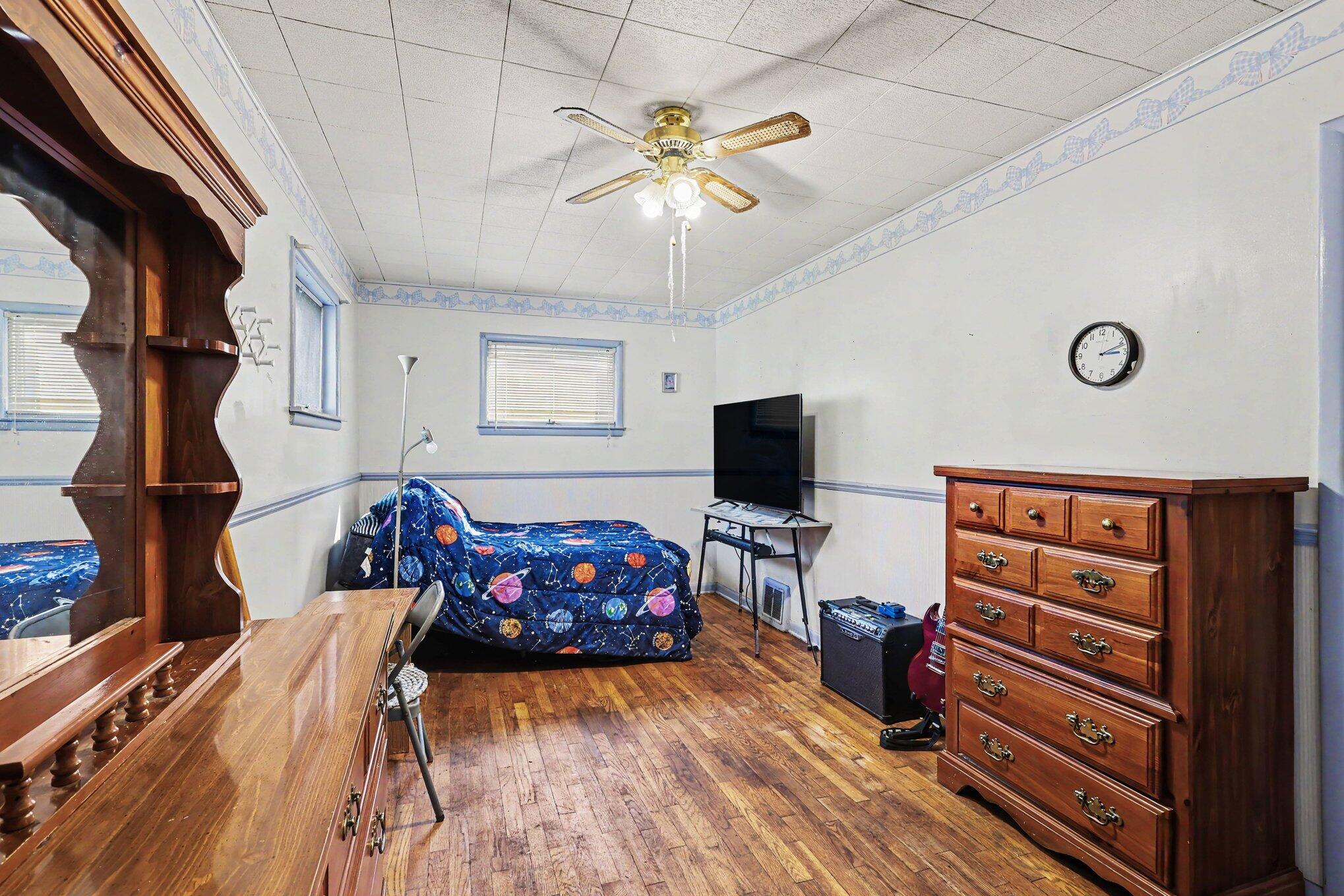 2082 Torrent Street Muskegon MI 49441
