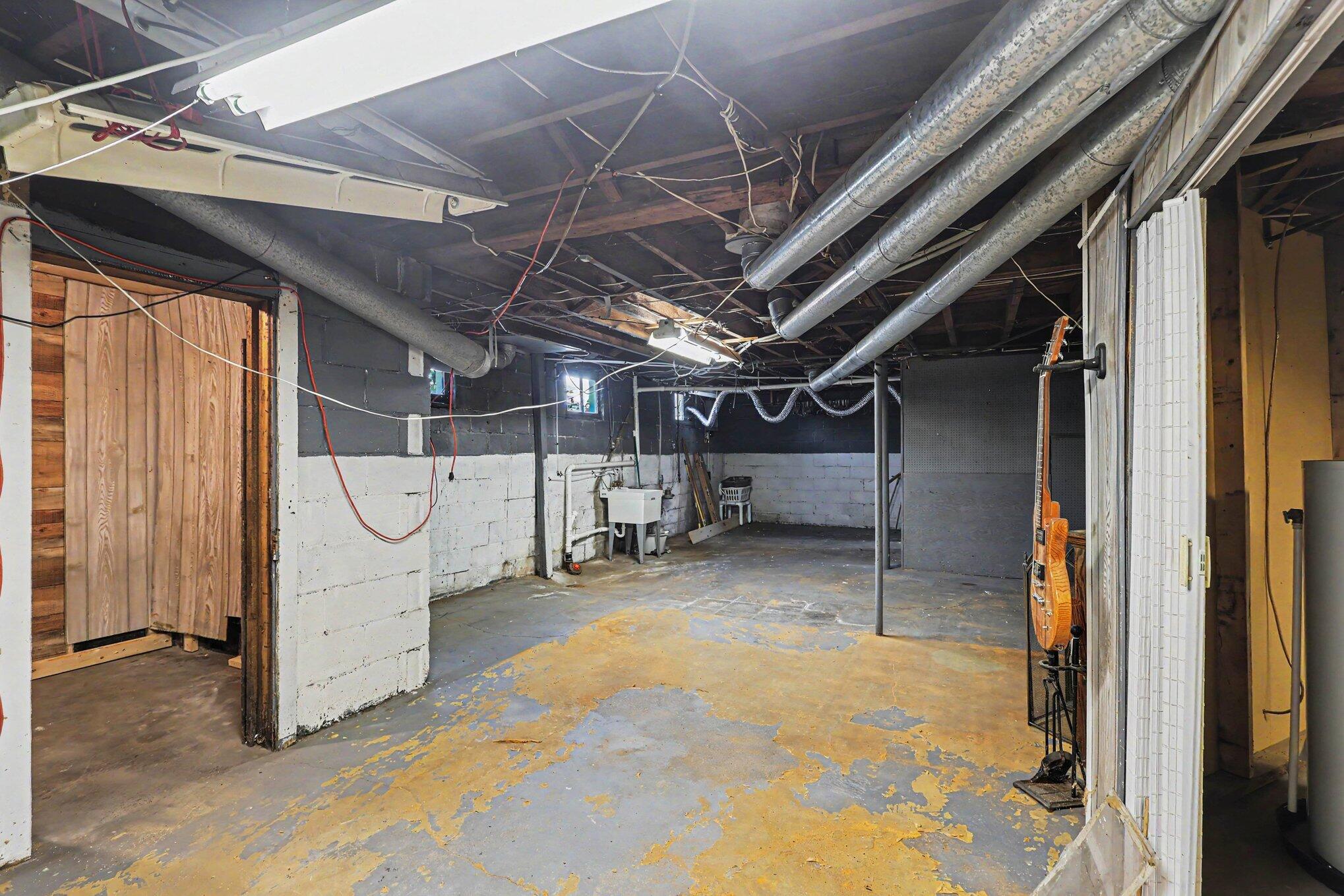 2082 Torrent Street Muskegon MI 49441