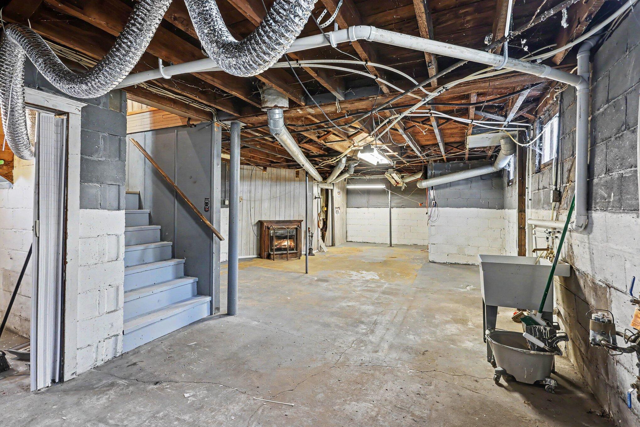 2082 Torrent Street Muskegon MI 49441