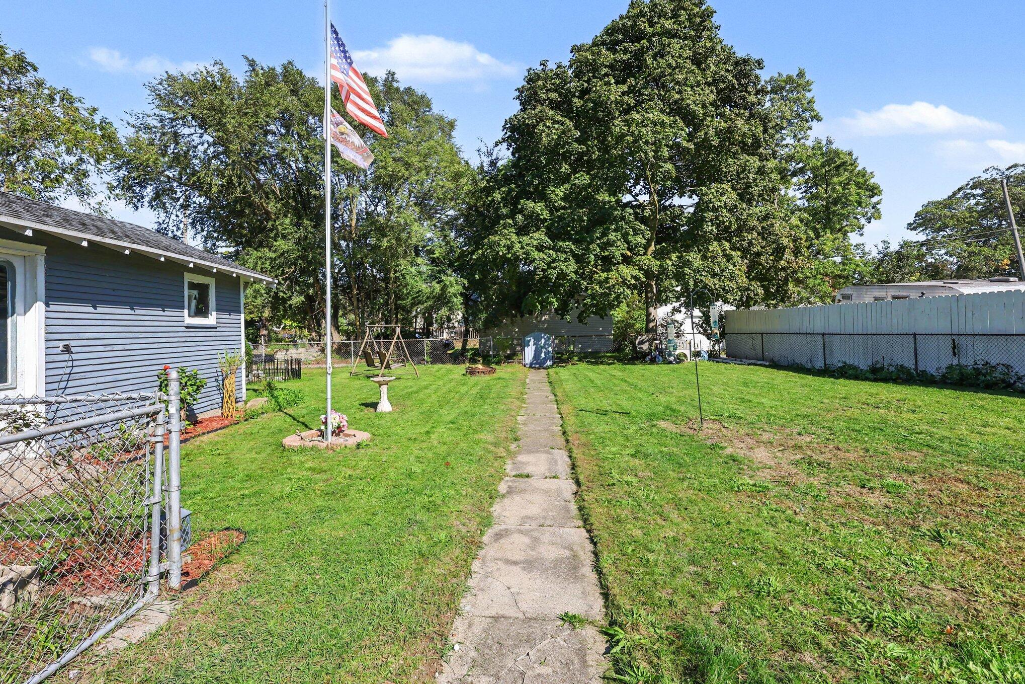 2082 Torrent Street Muskegon MI 49441