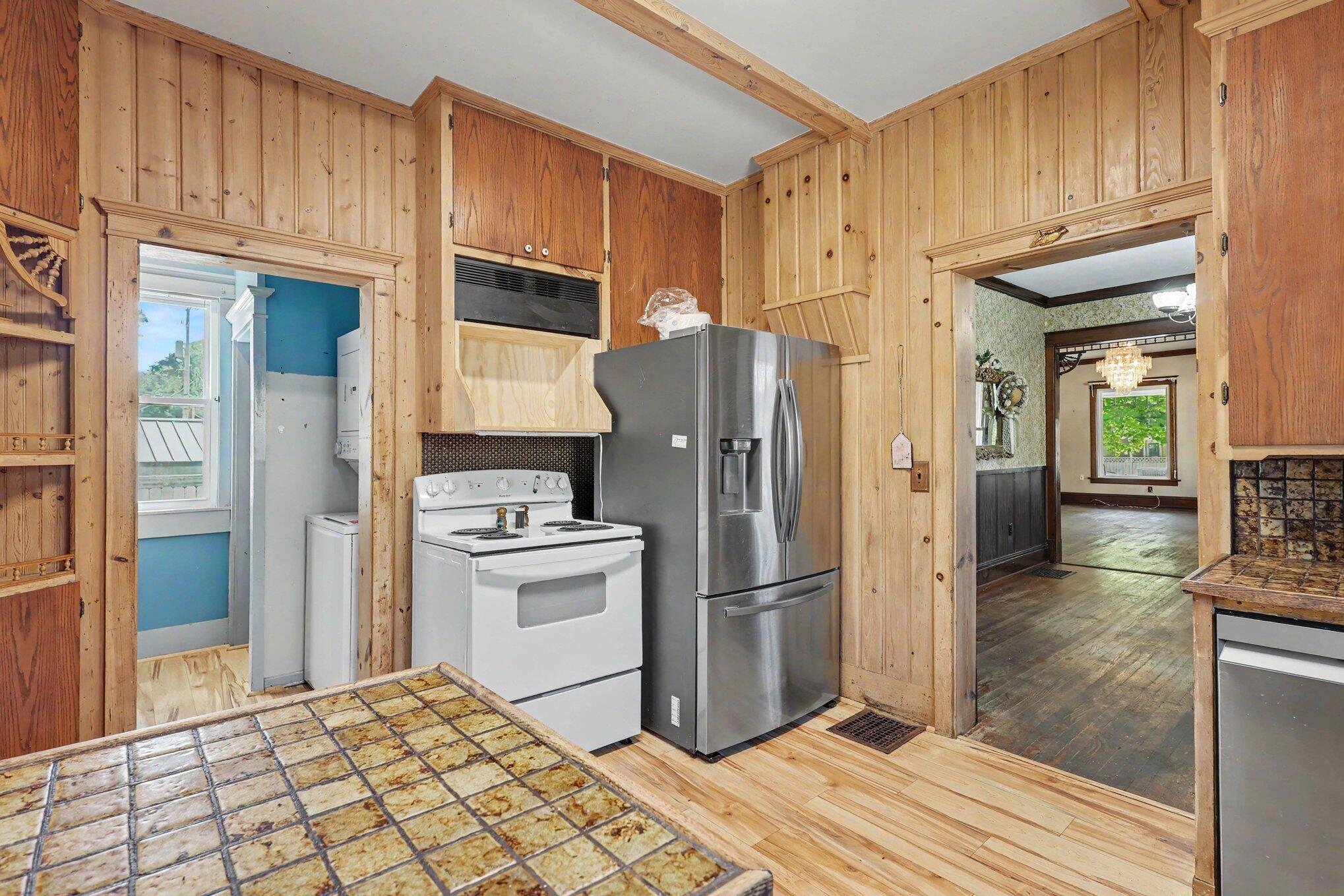 2082 Torrent Street Muskegon MI 49441