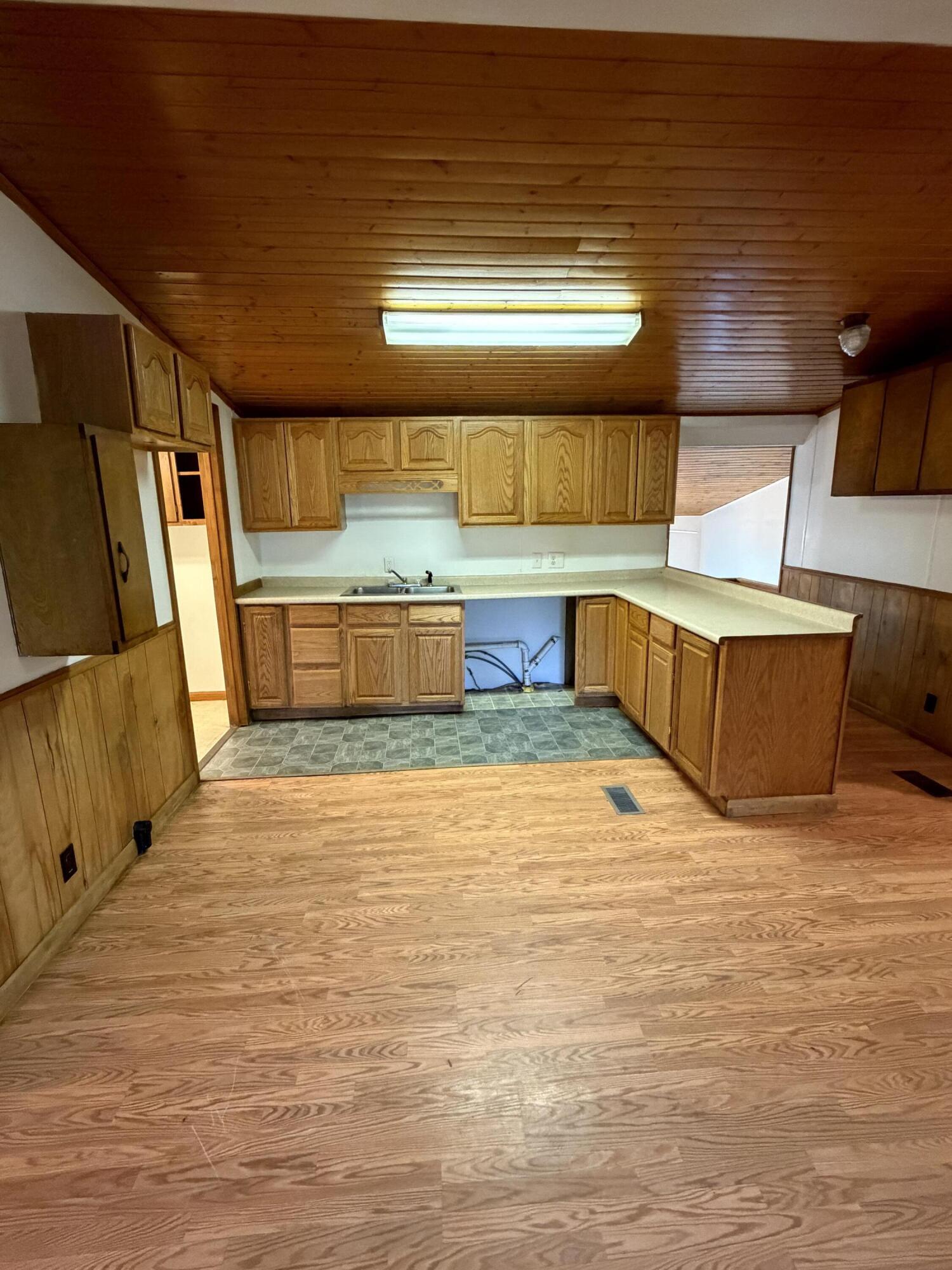 6637 White Road Muskegon MI 49442