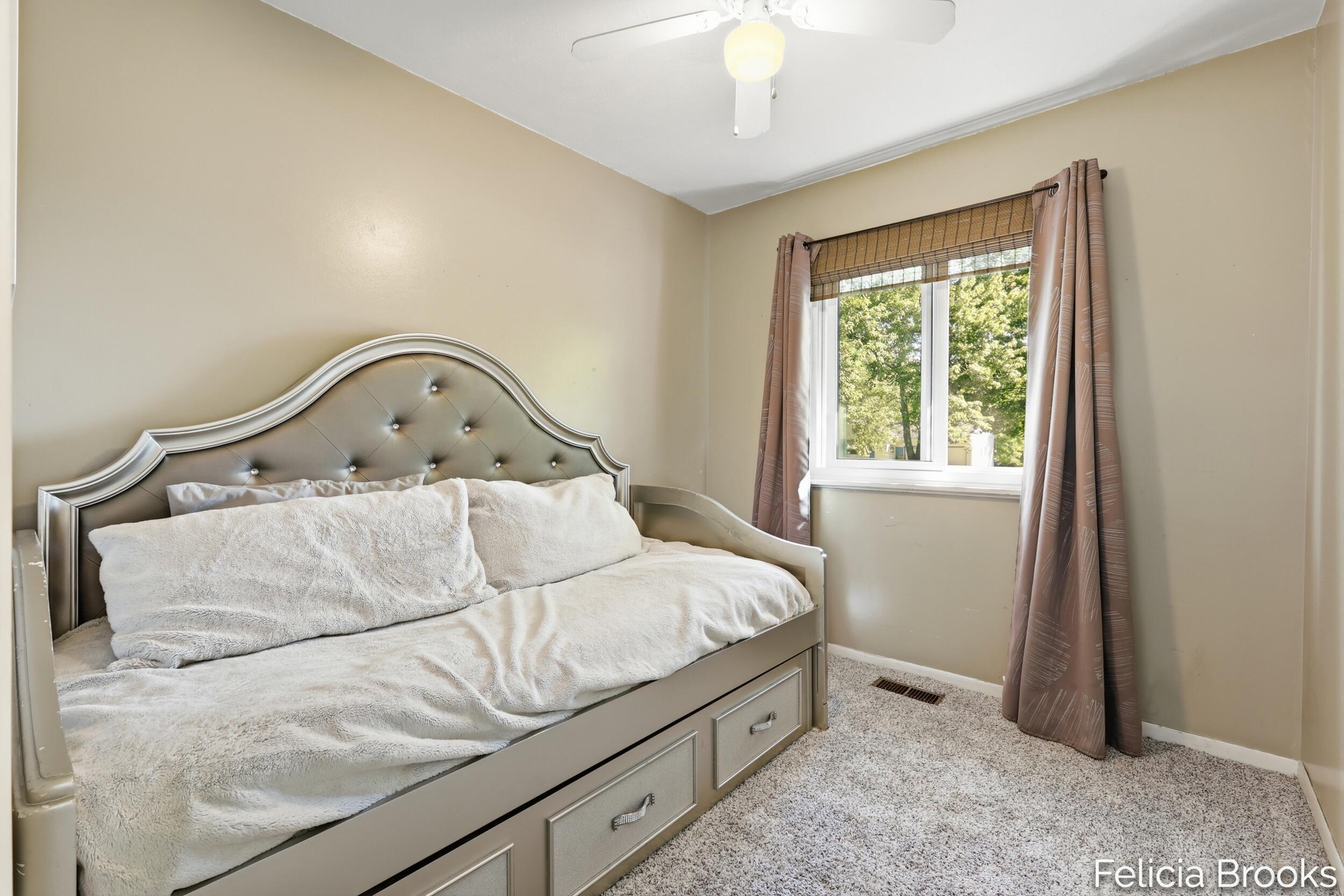 457 Parkside Avenue NW Grand Rapids MI 49534