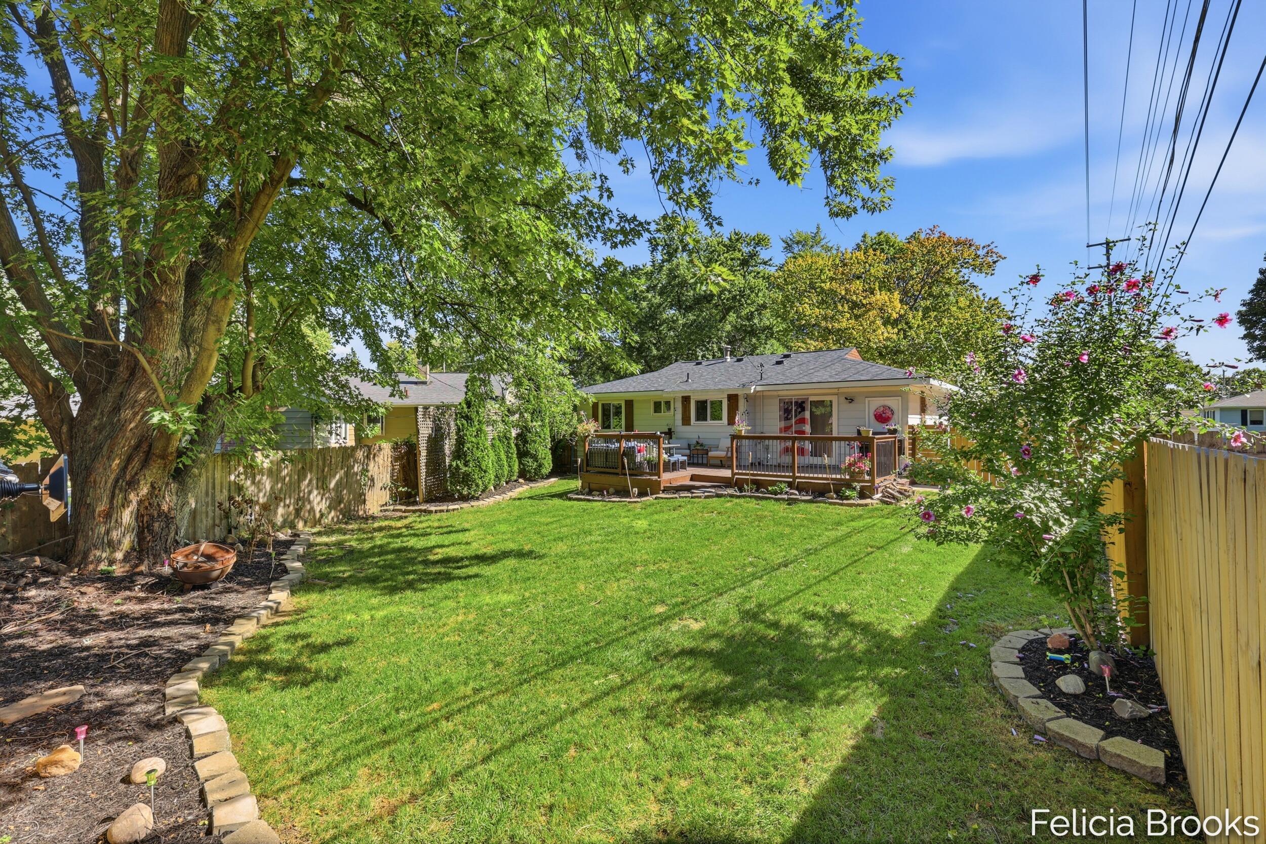 457 Parkside Avenue NW Grand Rapids MI 49534