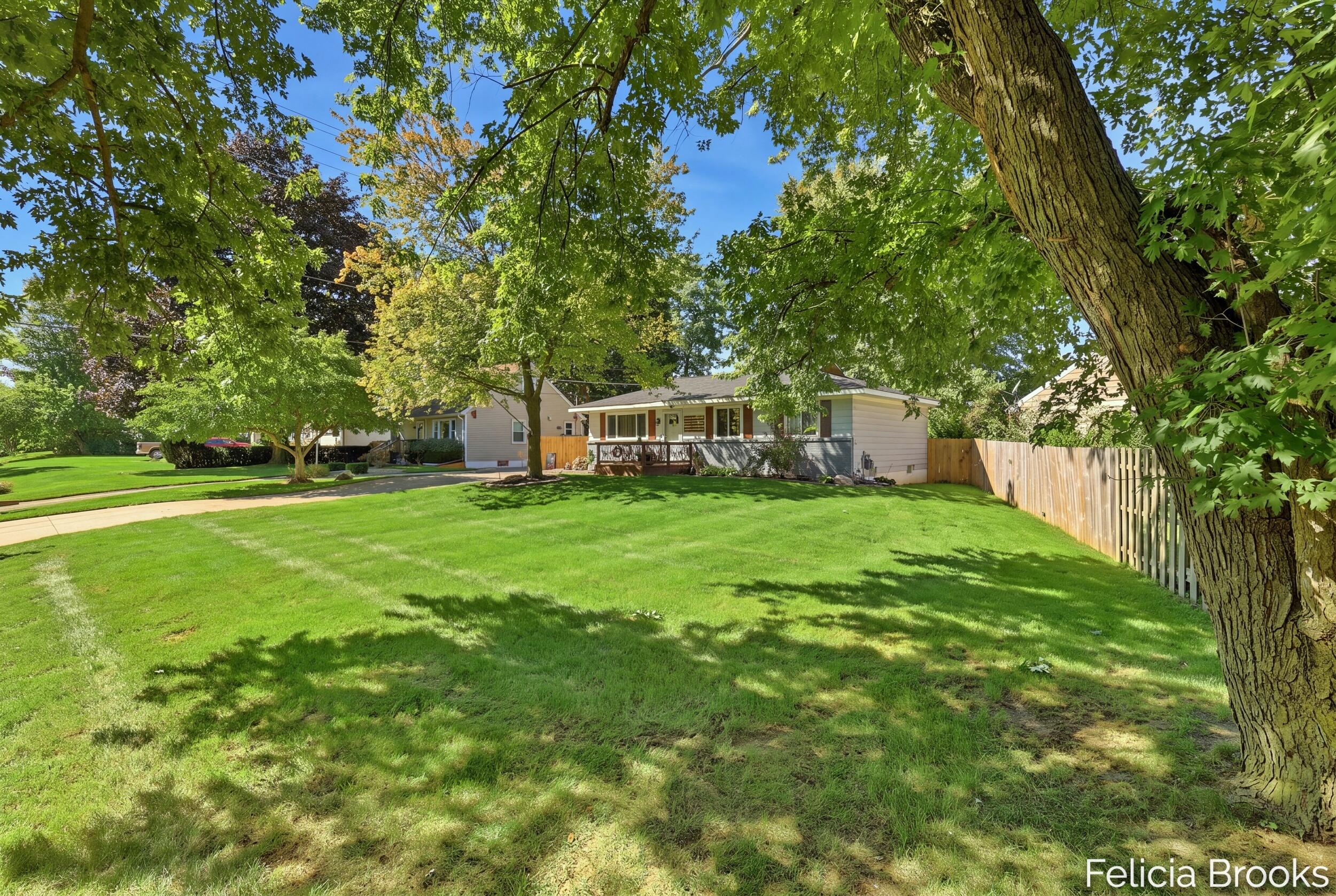 457 Parkside Avenue NW Grand Rapids MI 49534