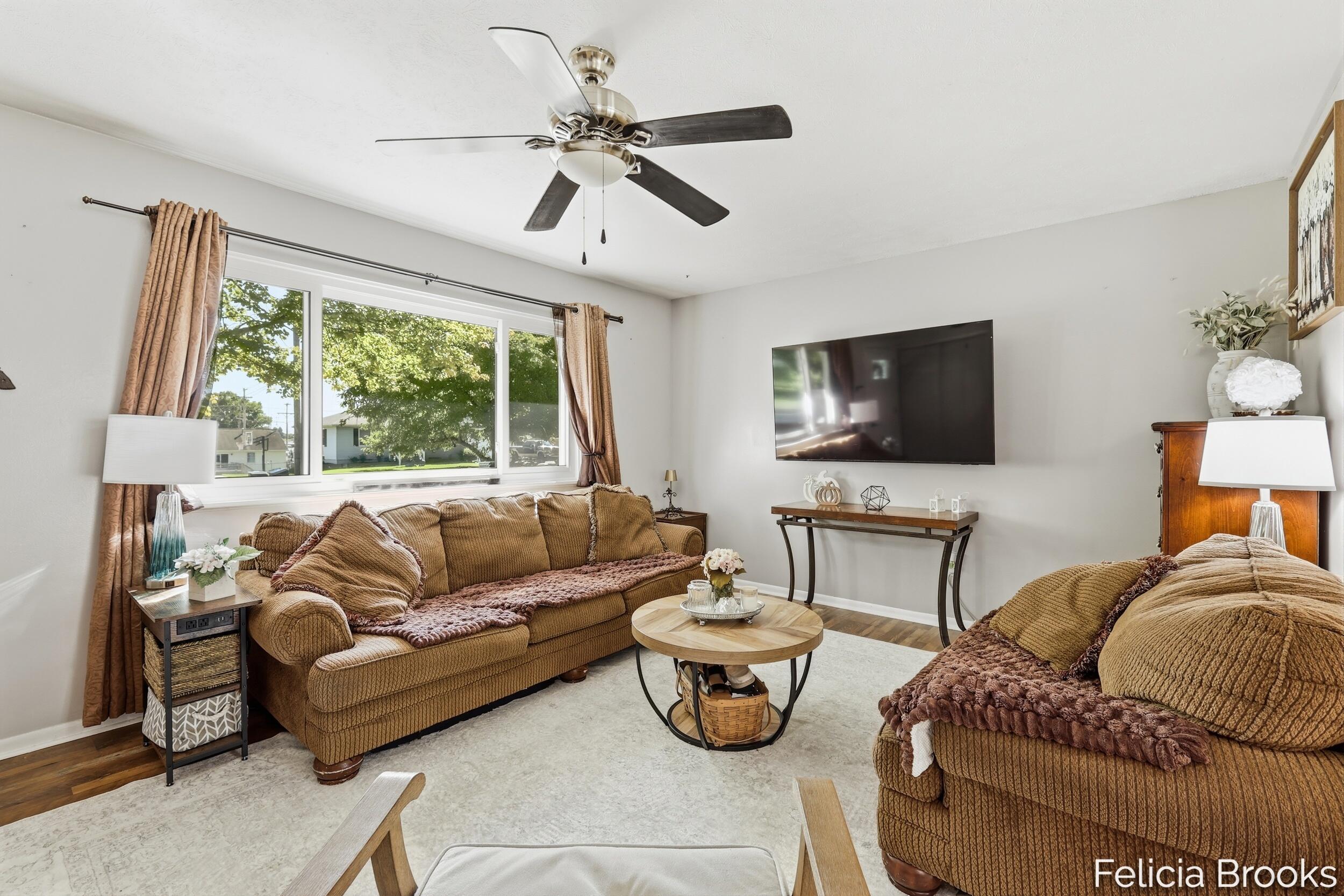457 Parkside Avenue NW Grand Rapids MI 49534