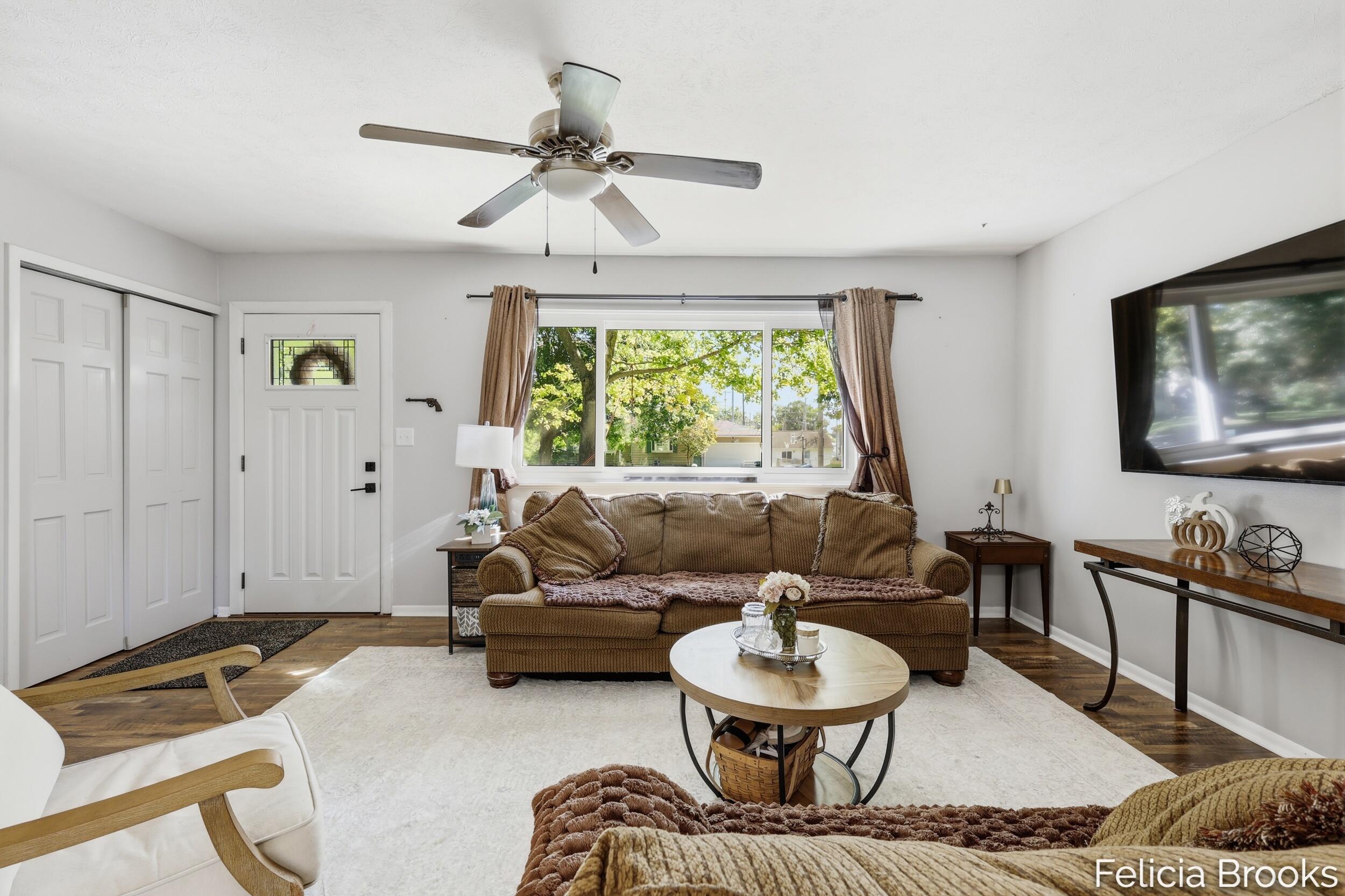 457 Parkside Avenue NW Grand Rapids MI 49534