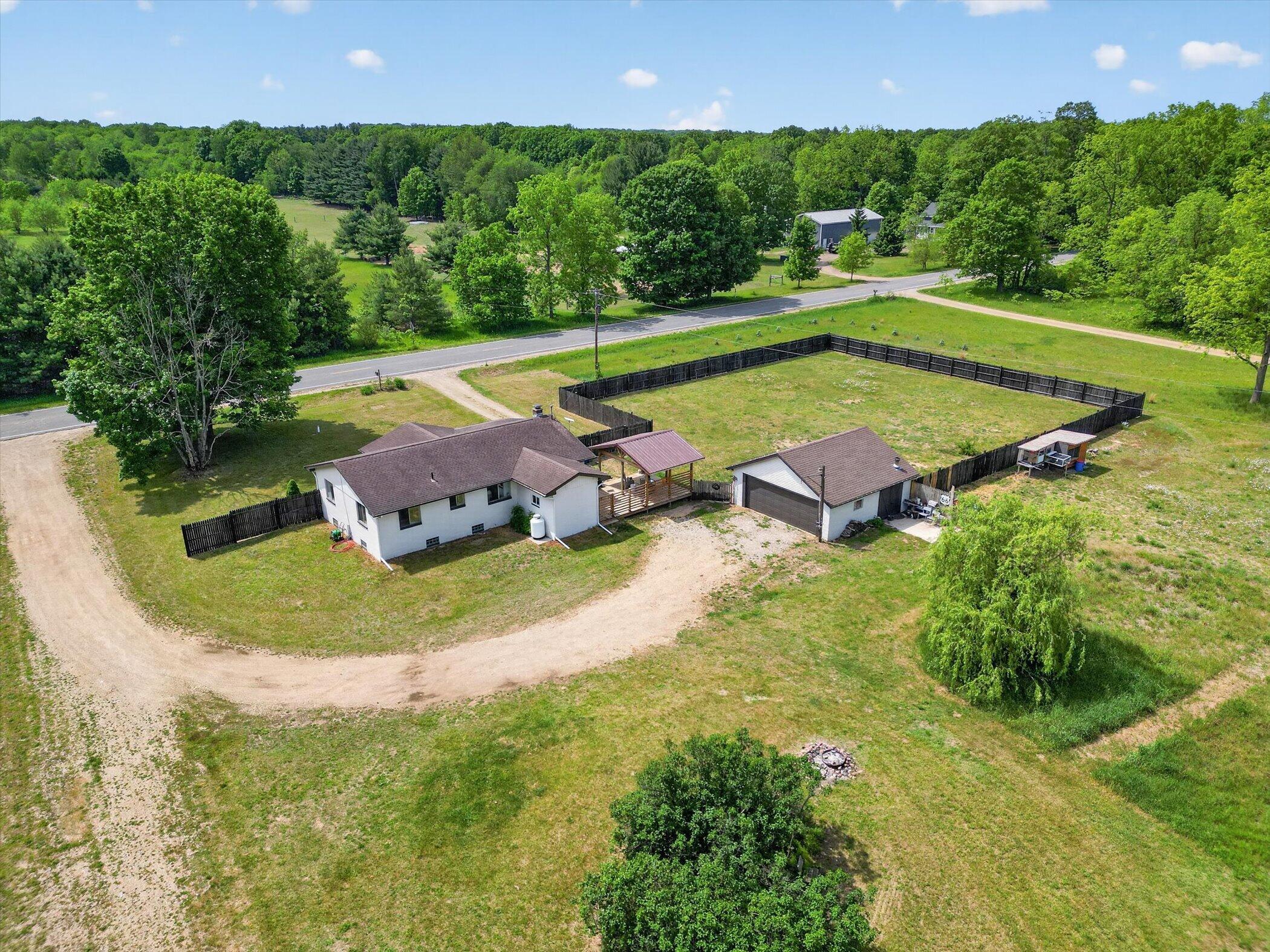 827 Williams Road Allegan MI 49010