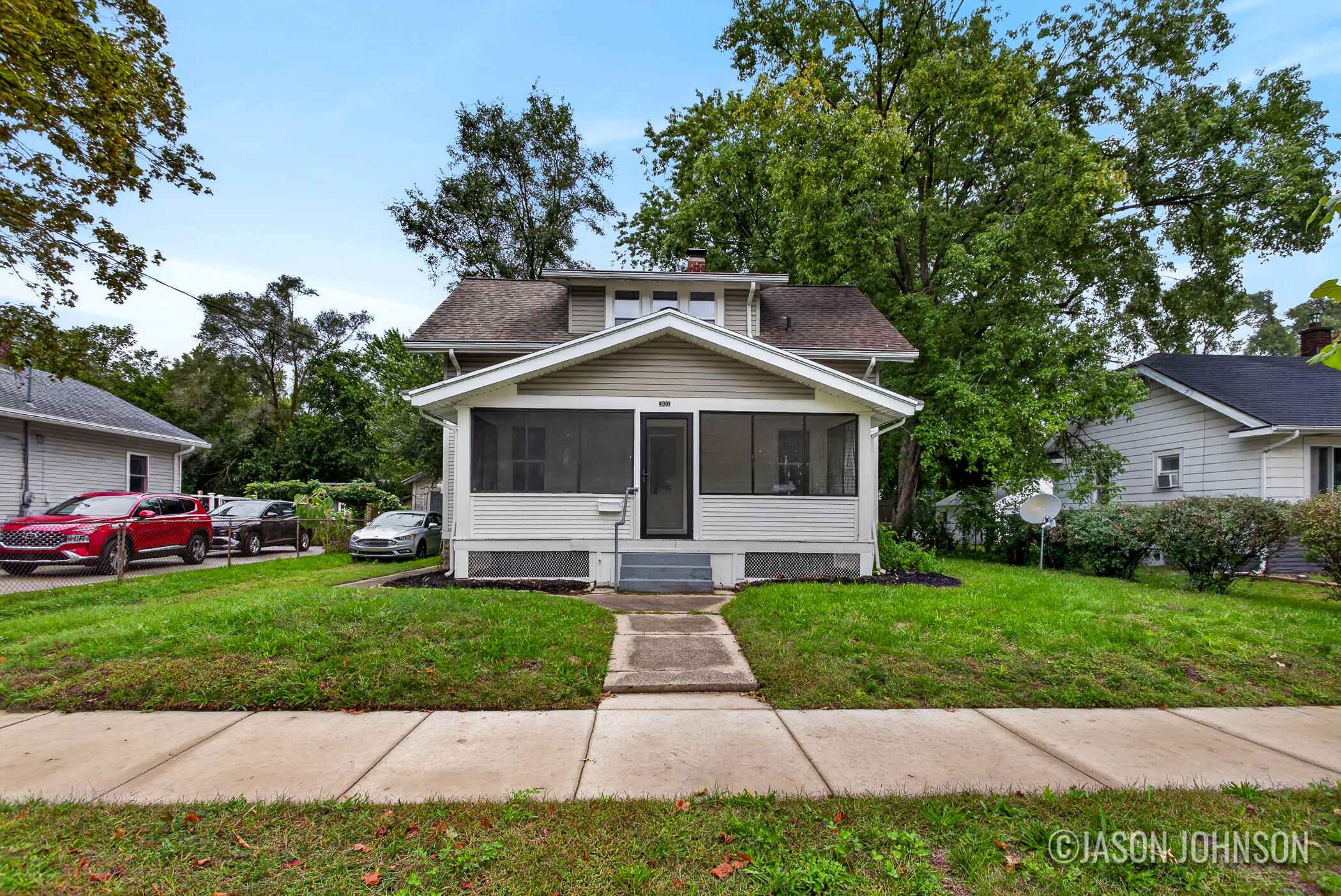 307 Ridgewood Street SE Grand Rapids MI 49548
