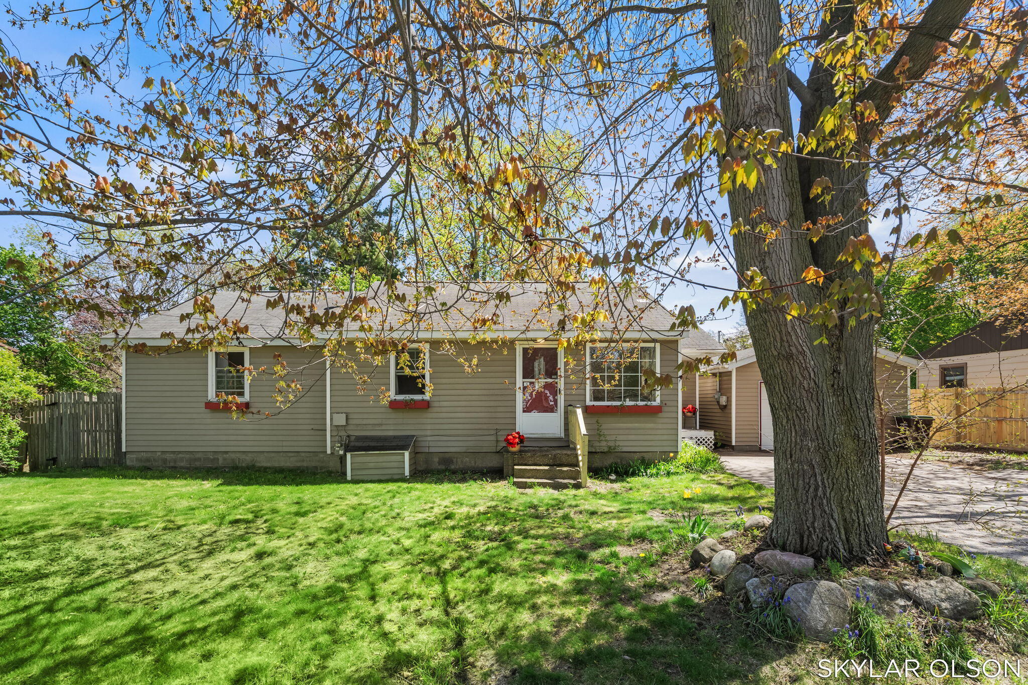 1244 Oaklea Street Muskegon MI 49442