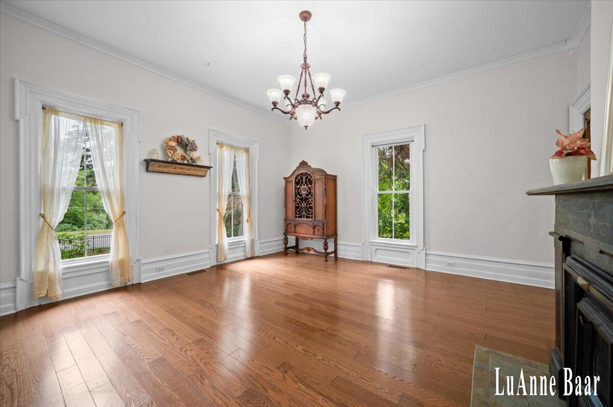 273 W Division Street NE Rockford MI 49341