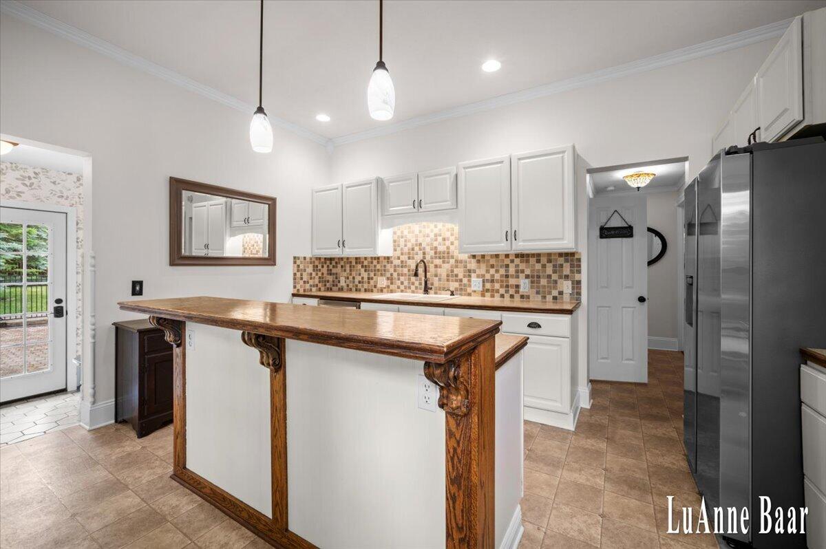 273 W Division Street NE Rockford MI 49341