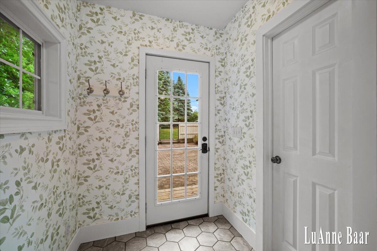 273 W Division Street NE Rockford MI 49341