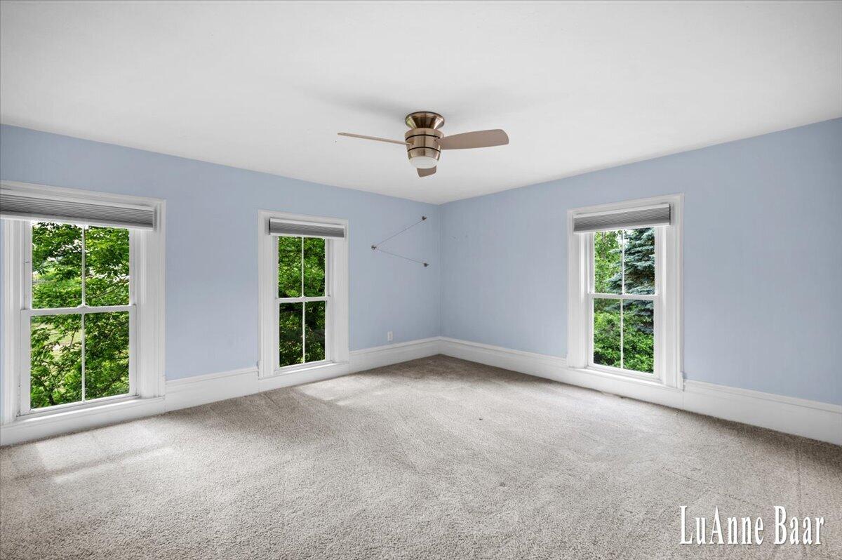 273 W Division Street NE Rockford MI 49341