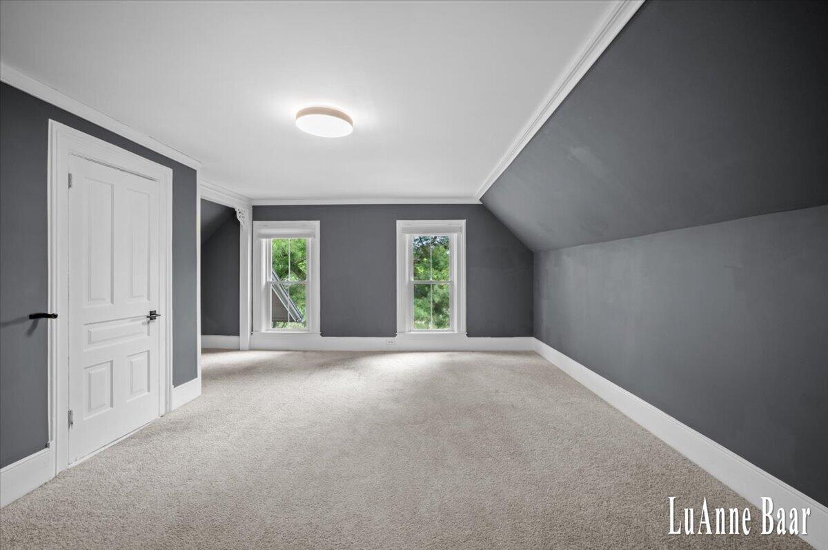 273 W Division Street NE Rockford MI 49341