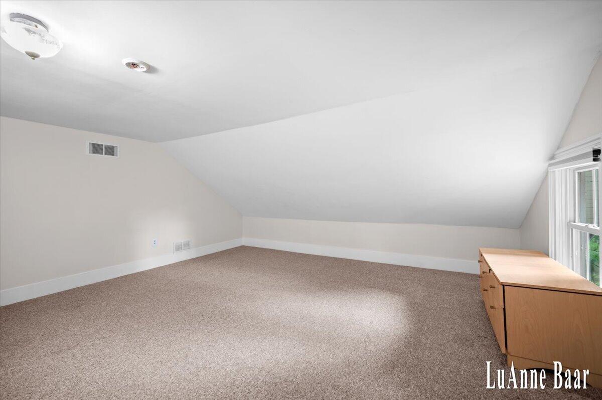 273 W Division Street NE Rockford MI 49341