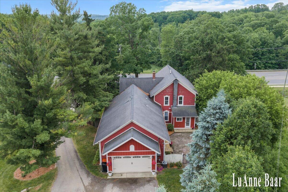 273 W Division Street NE Rockford MI 49341