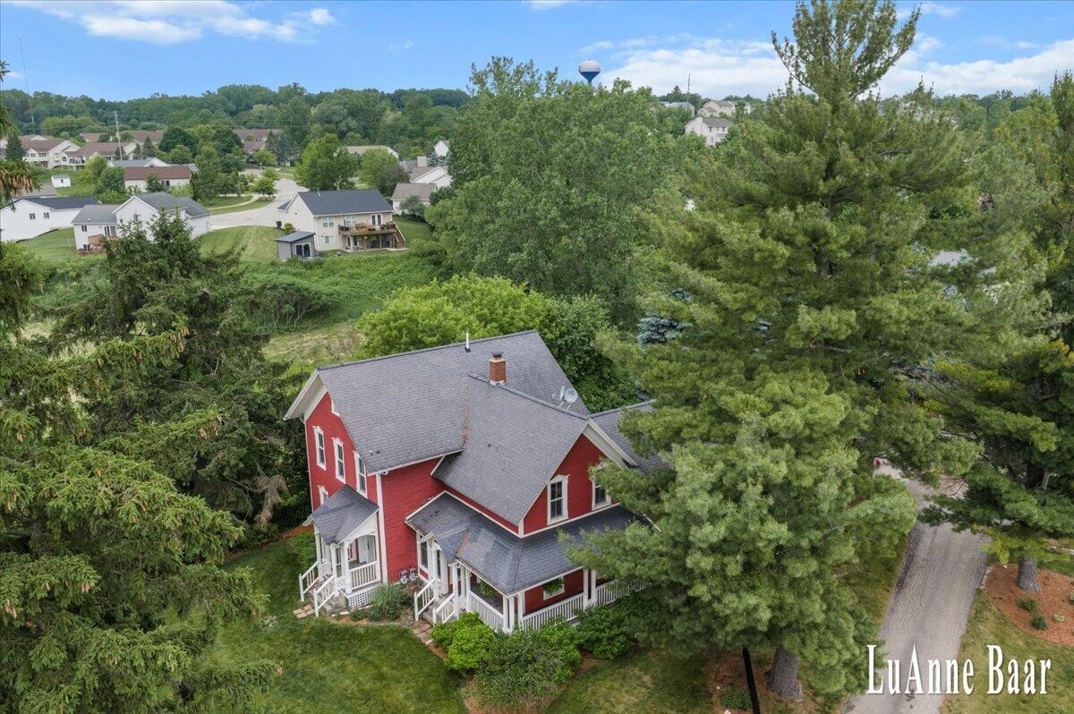 273 W Division Street NE Rockford MI 49341