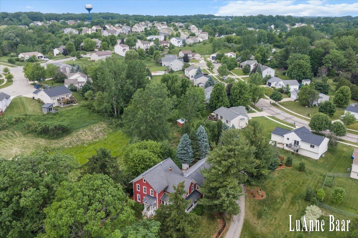 273 W Division Street NE Rockford MI 49341