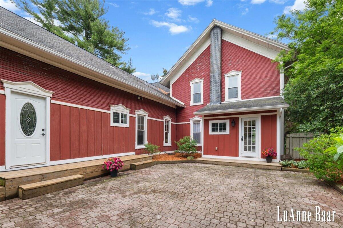 273 W Division Street NE Rockford MI 49341
