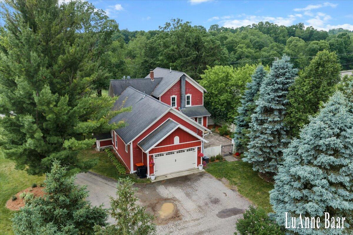 273 W Division Street NE Rockford MI 49341