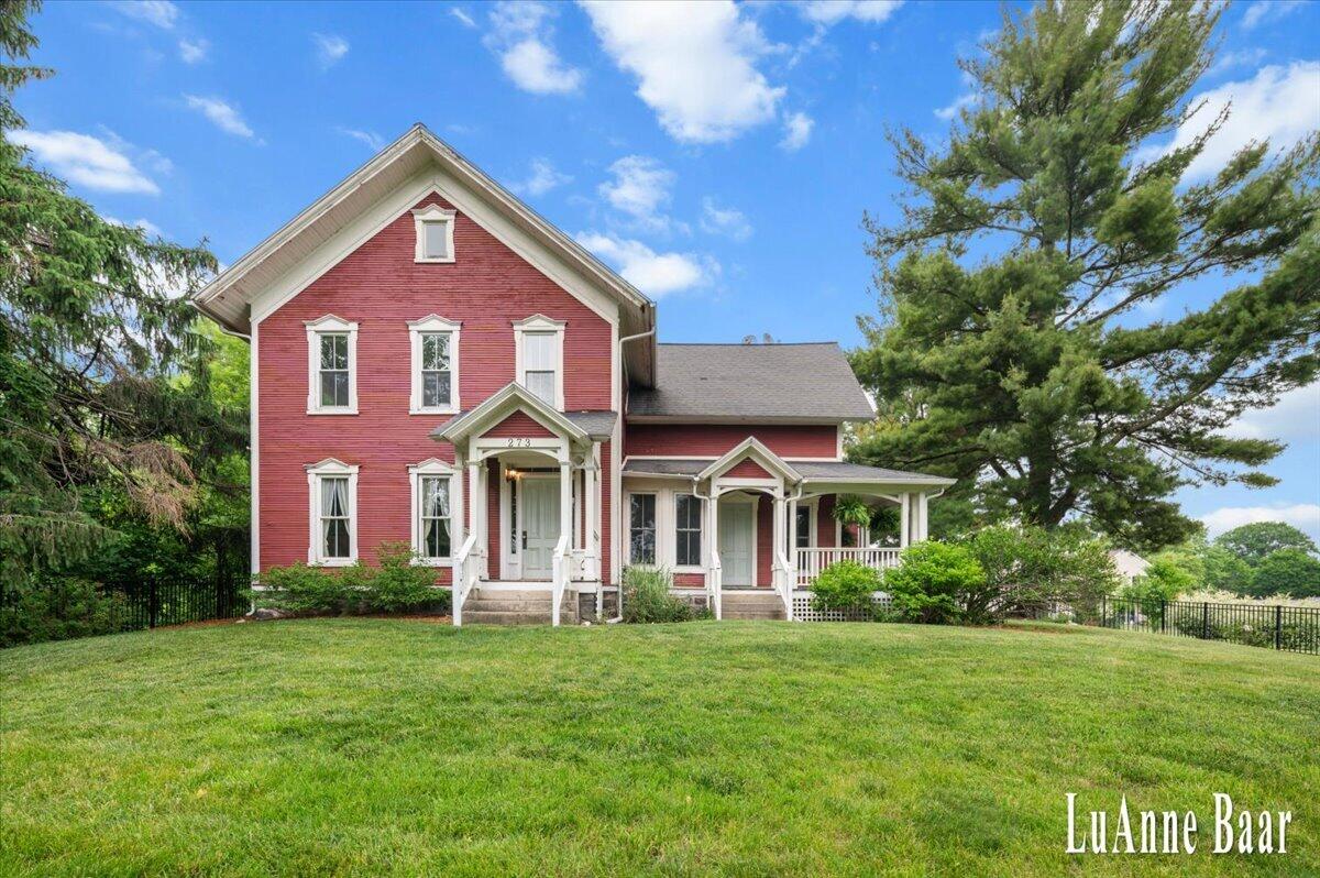 273 W Division Street NE Rockford MI 49341